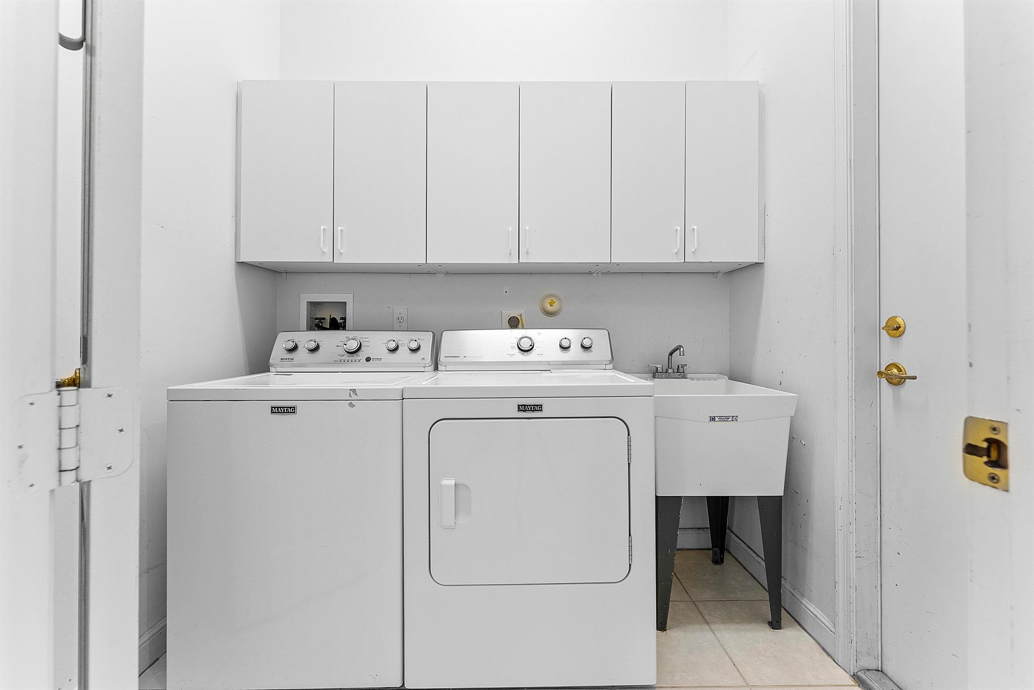 6959 Fairway Lakes Drive