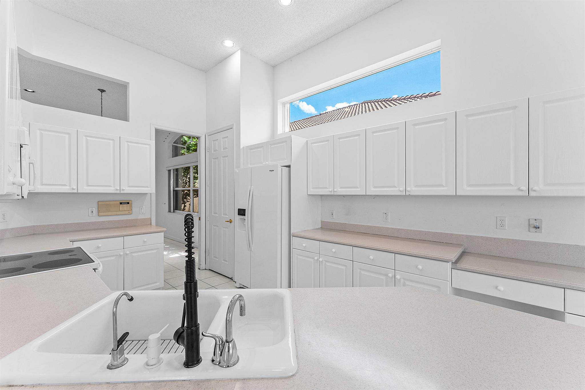 6959 Fairway Lakes Drive