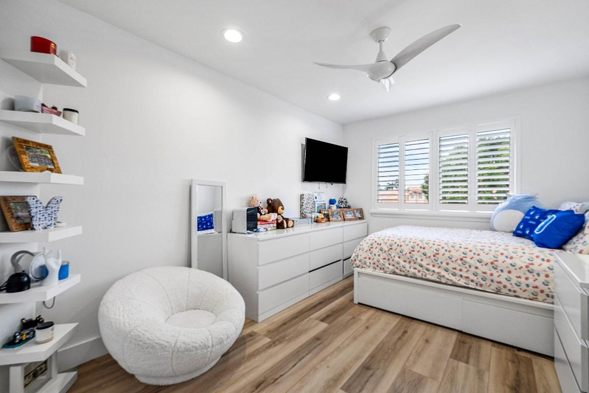 5338 NW 26th Circle S