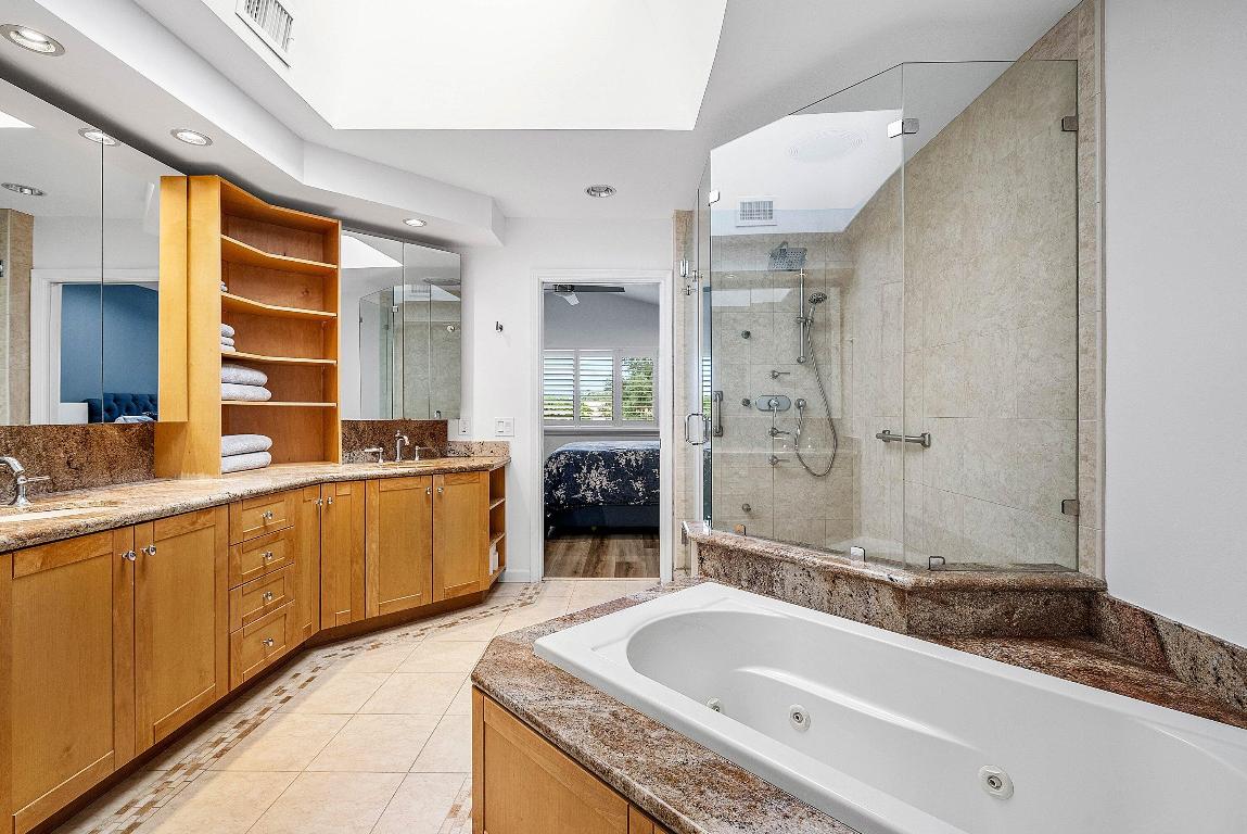 5338 NW 26th Circle S