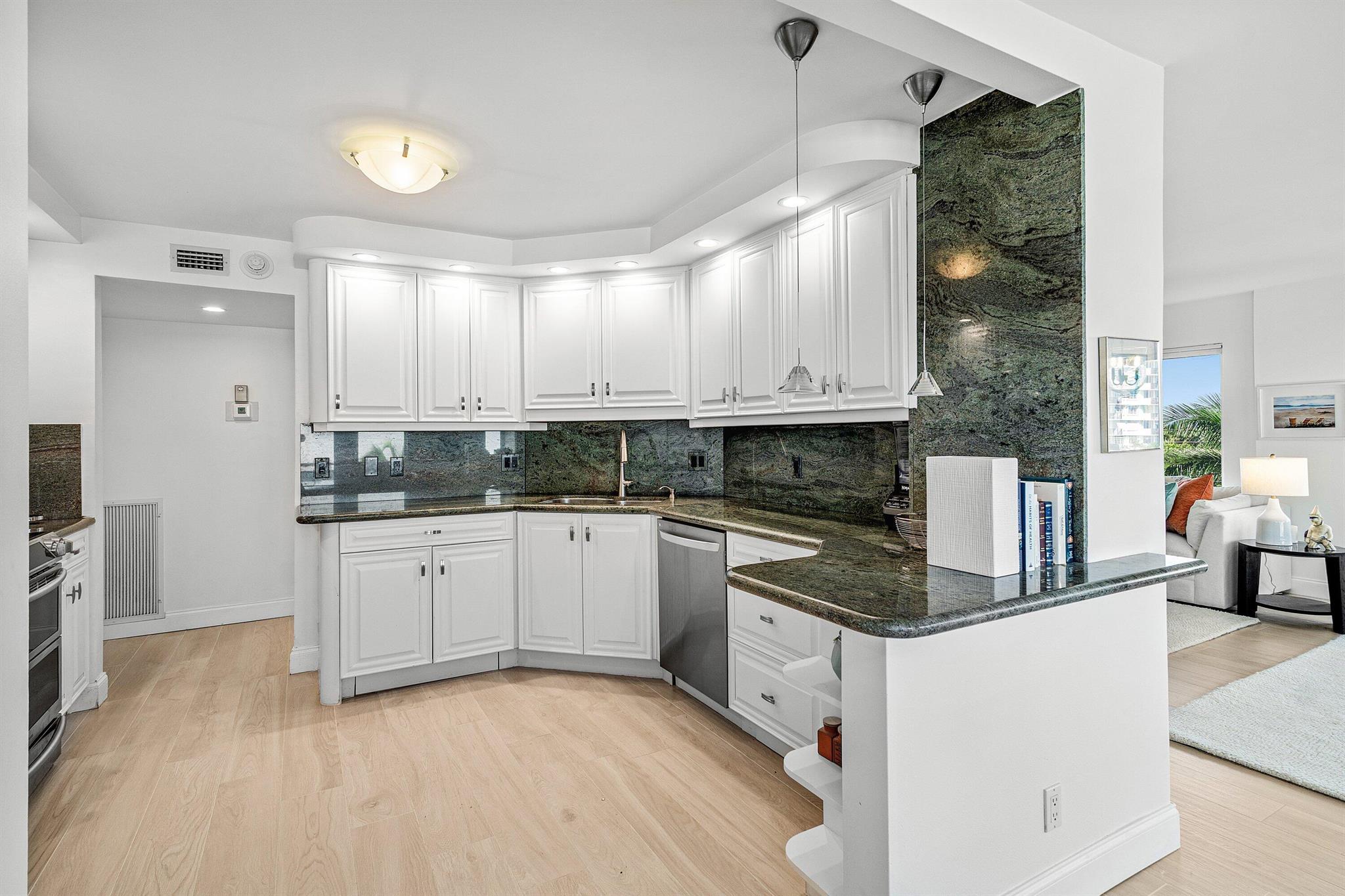 2066 N Ocean Boulevard 4nw