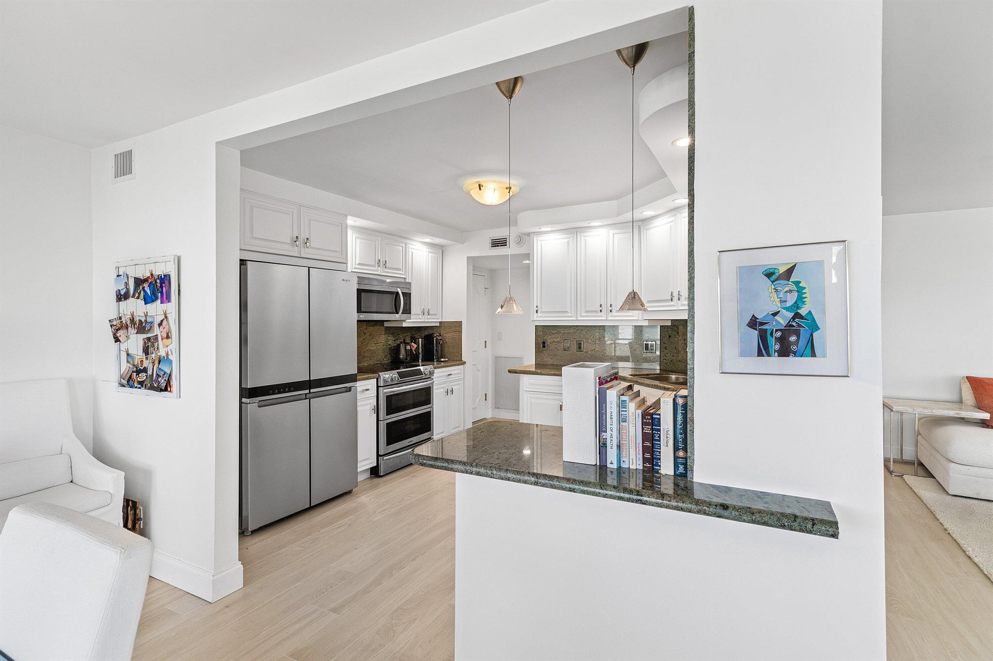 2066 N Ocean Boulevard 4nw