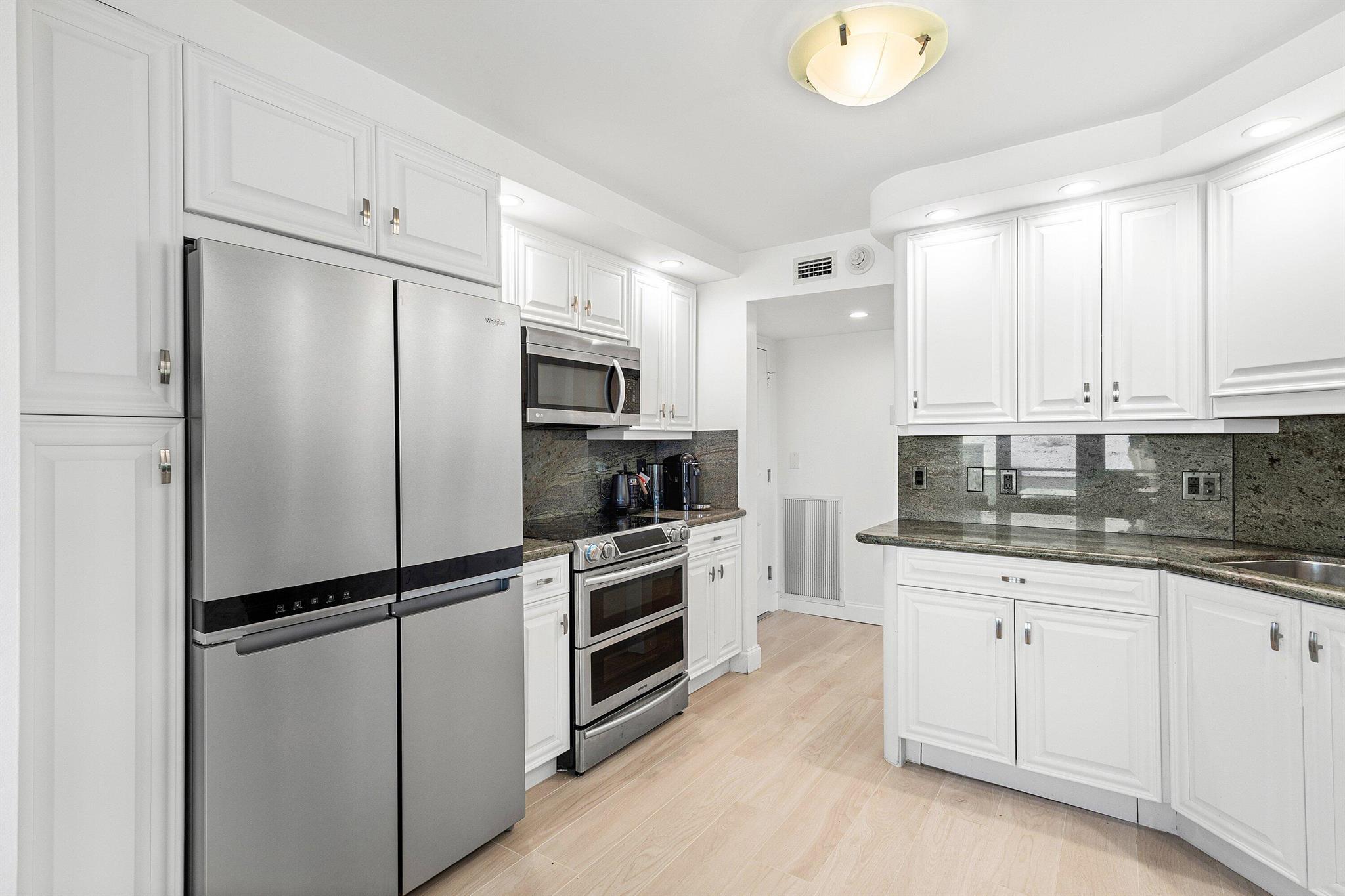 2066 N Ocean Boulevard 4nw