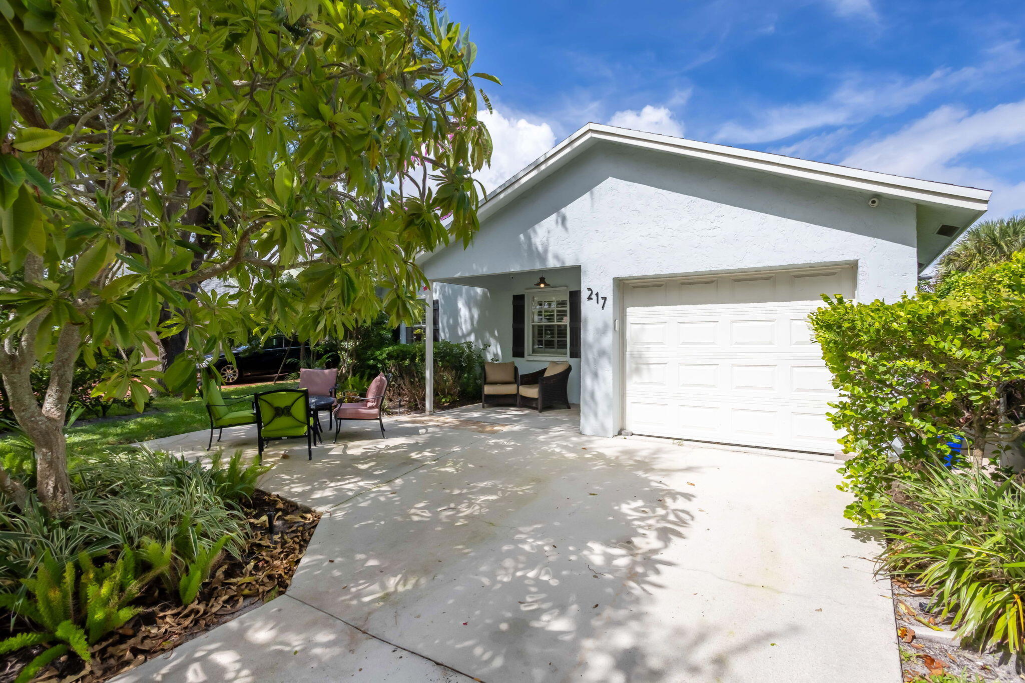 217 NE 10th Street