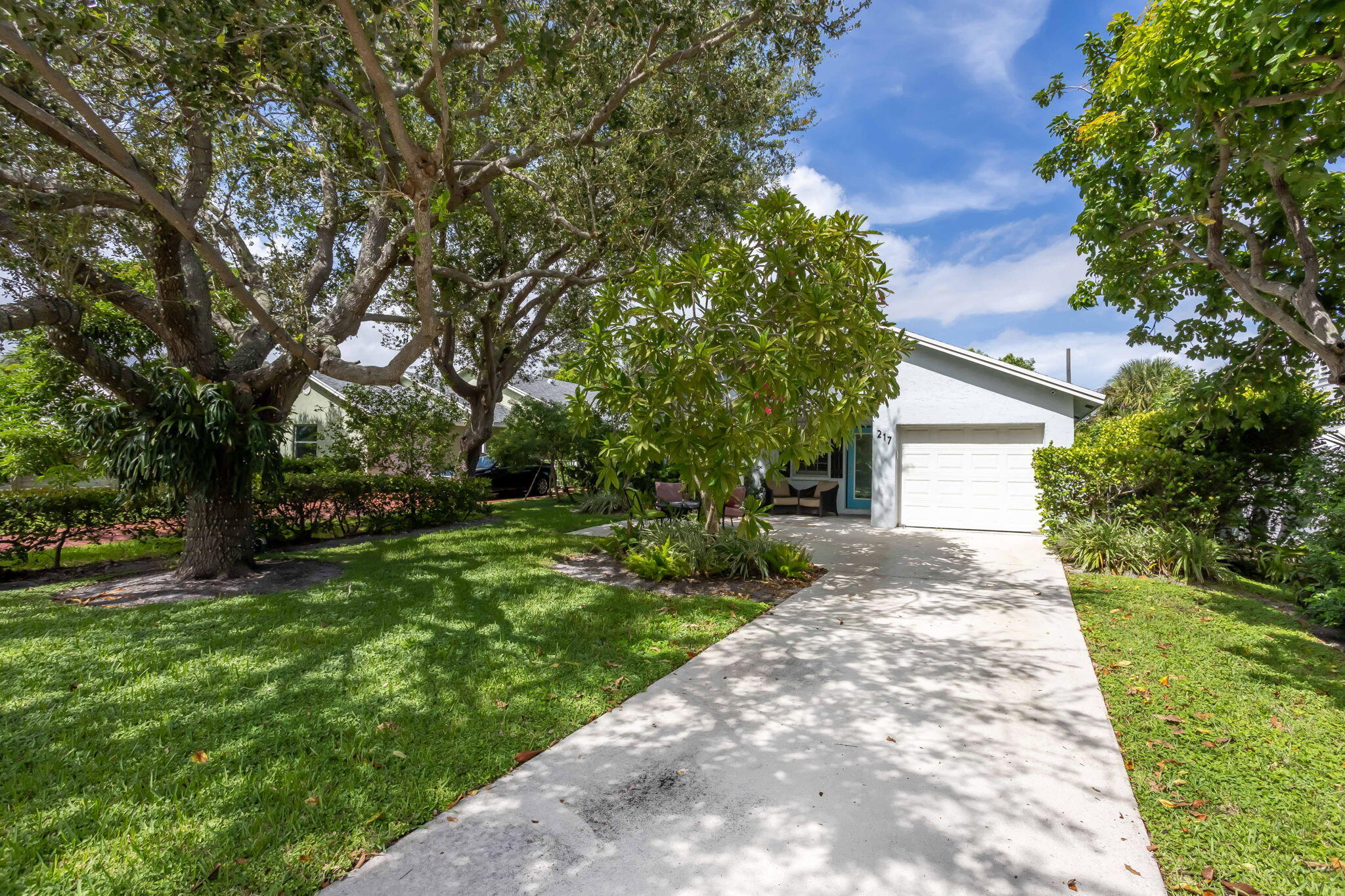 217 NE 10th Street