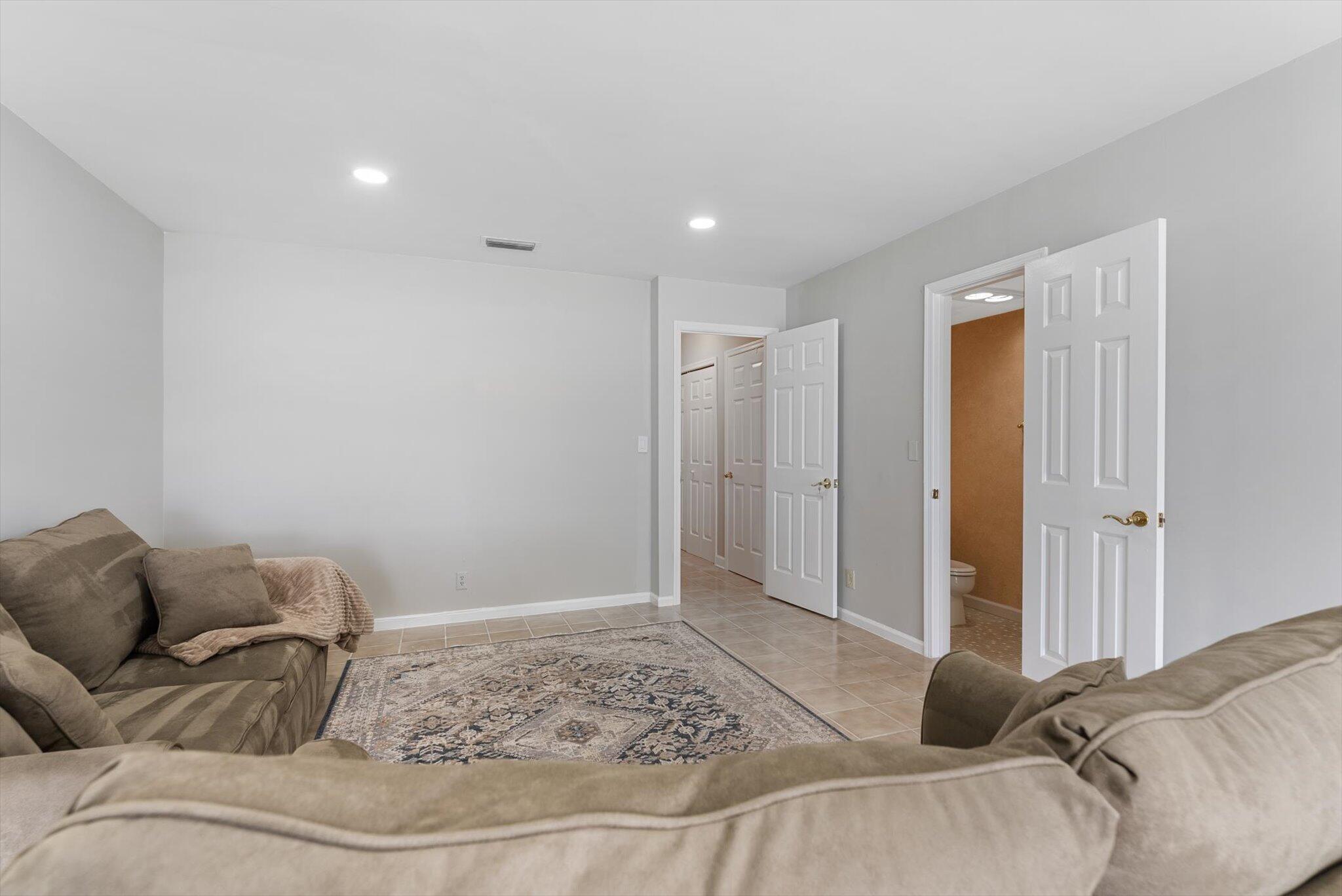 1194 Hillsboro Mile 31