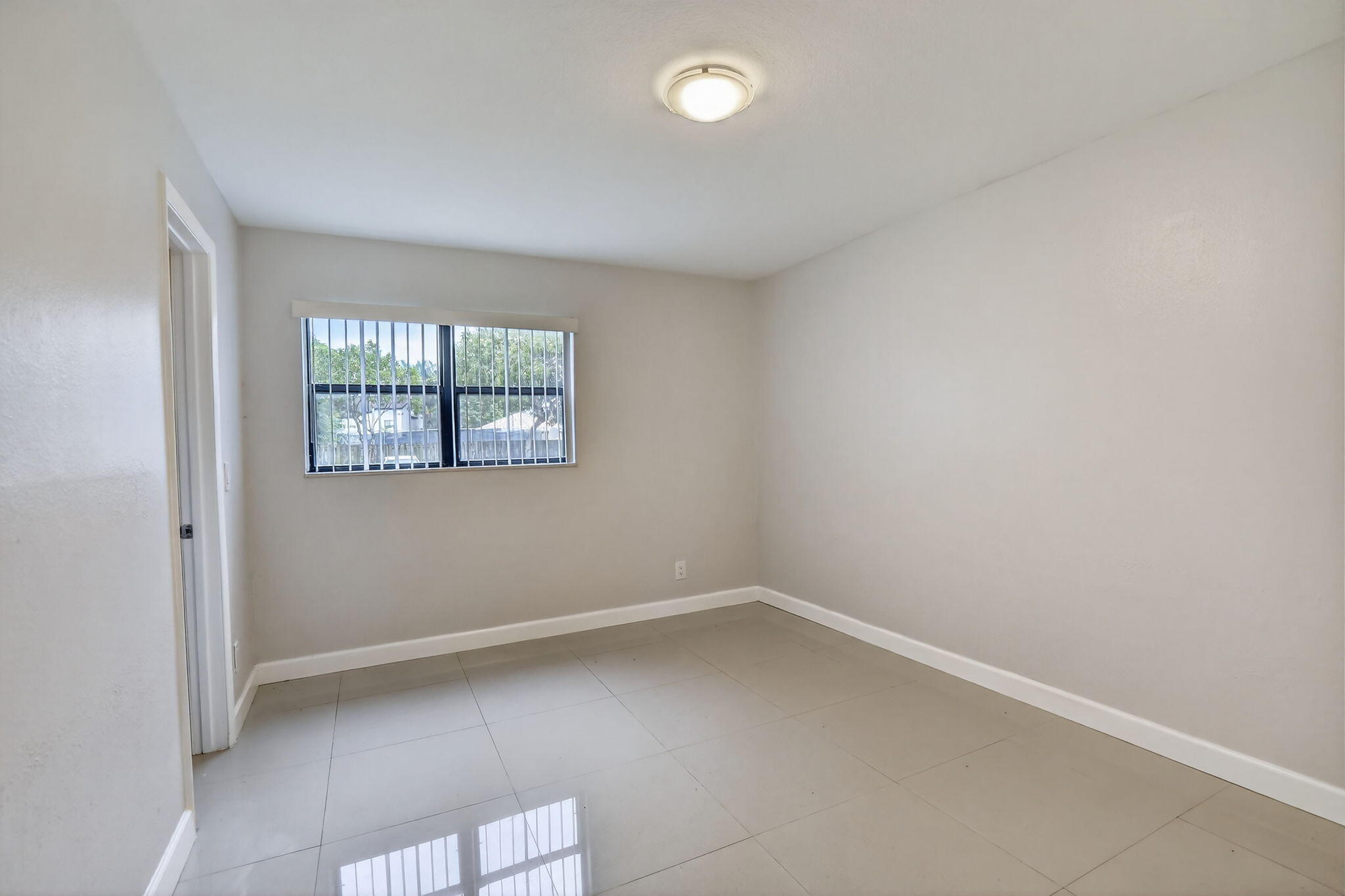 8789 NW 39 Street 8789
