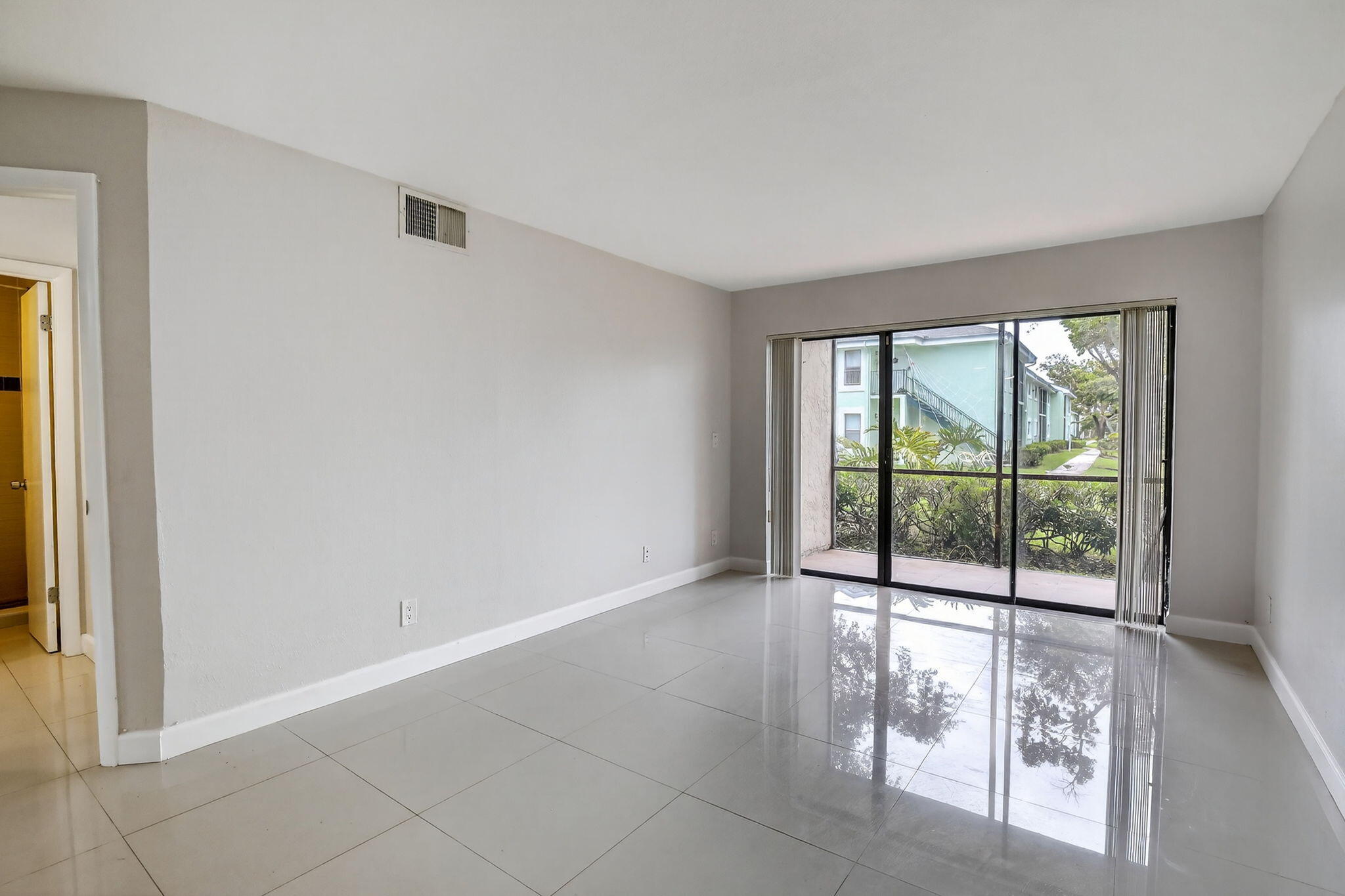 8789 NW 39 Street 8789