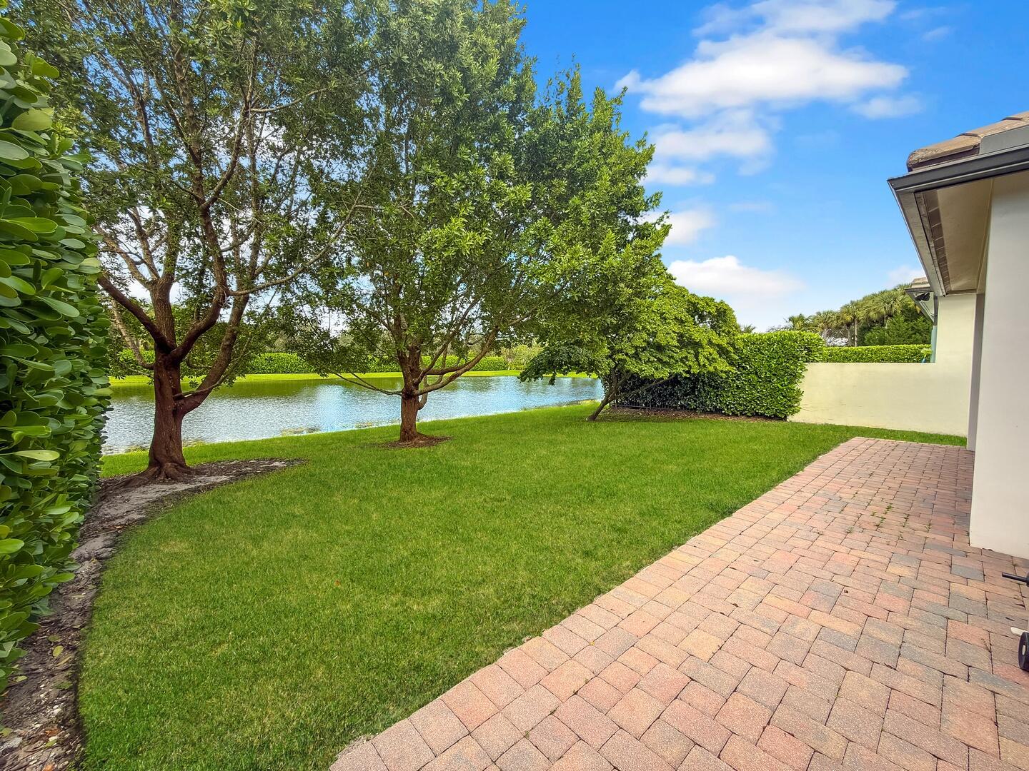 8259 Grand Prix Lane