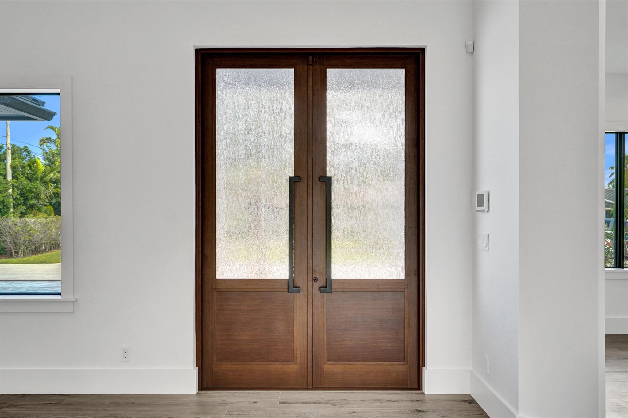 4451 NE 27th Terrace