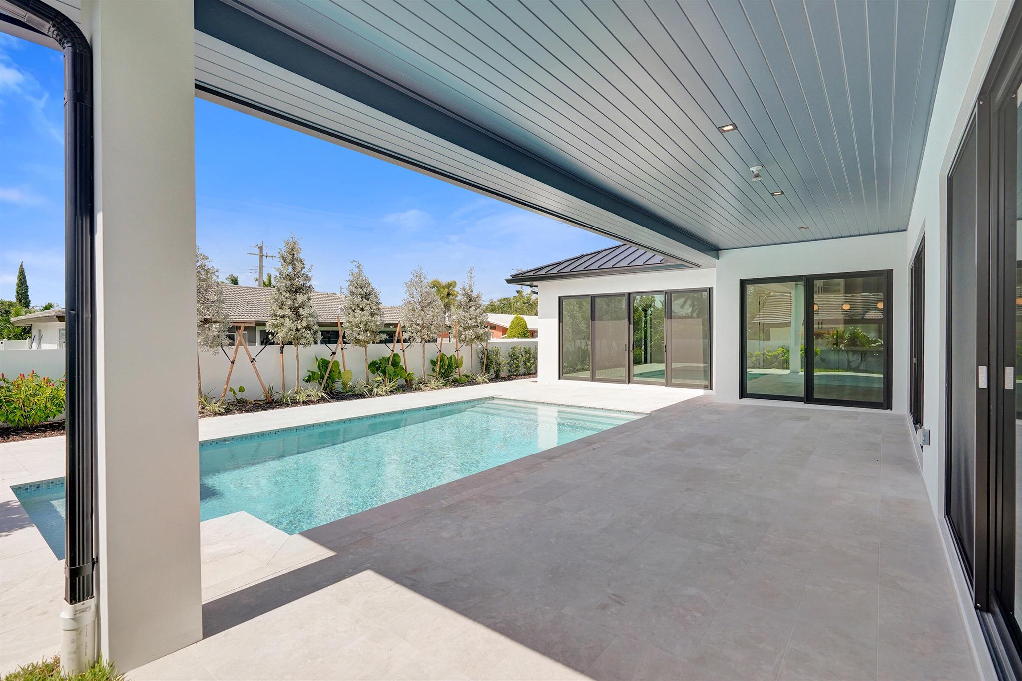 4451 NE 27th Terrace