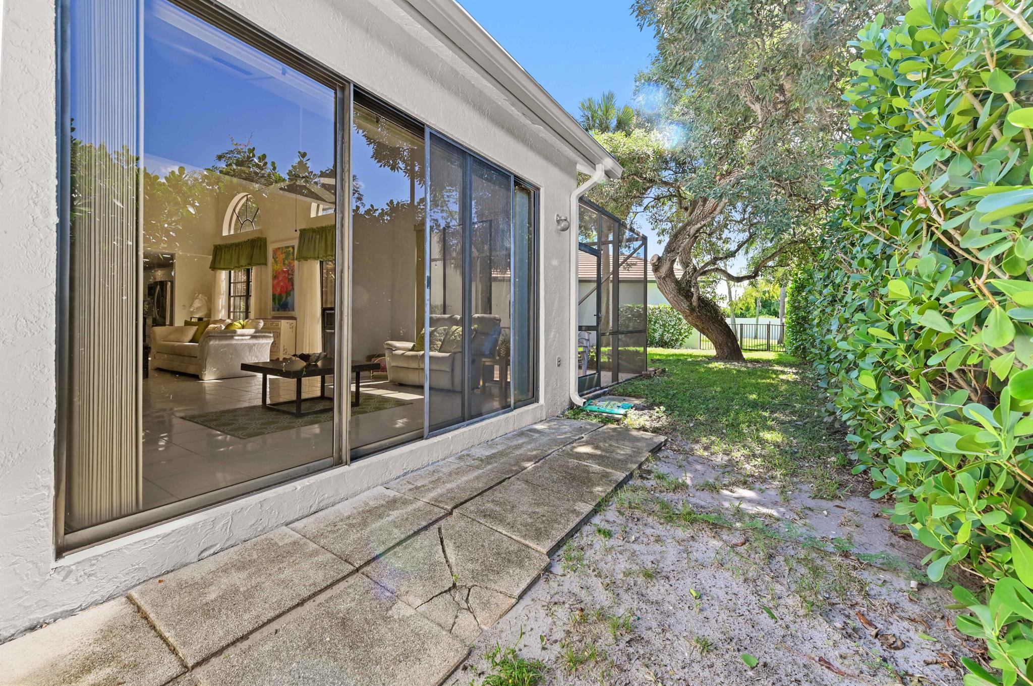 4940 Sherwood Forest Drive