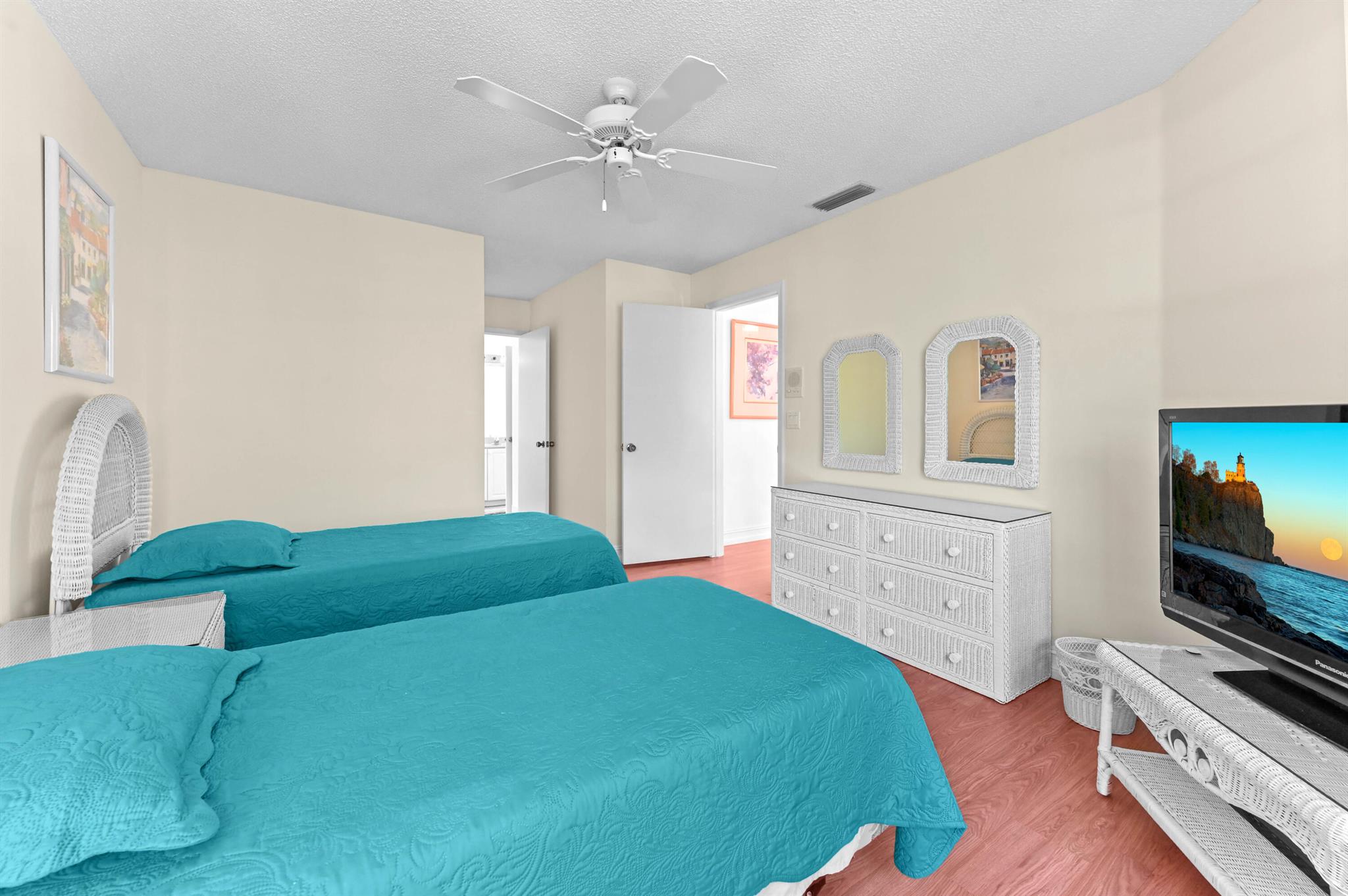 4940 Sherwood Forest Drive