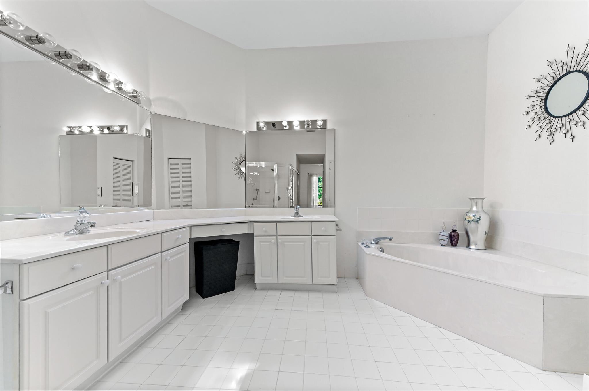 4940 Sherwood Forest Drive