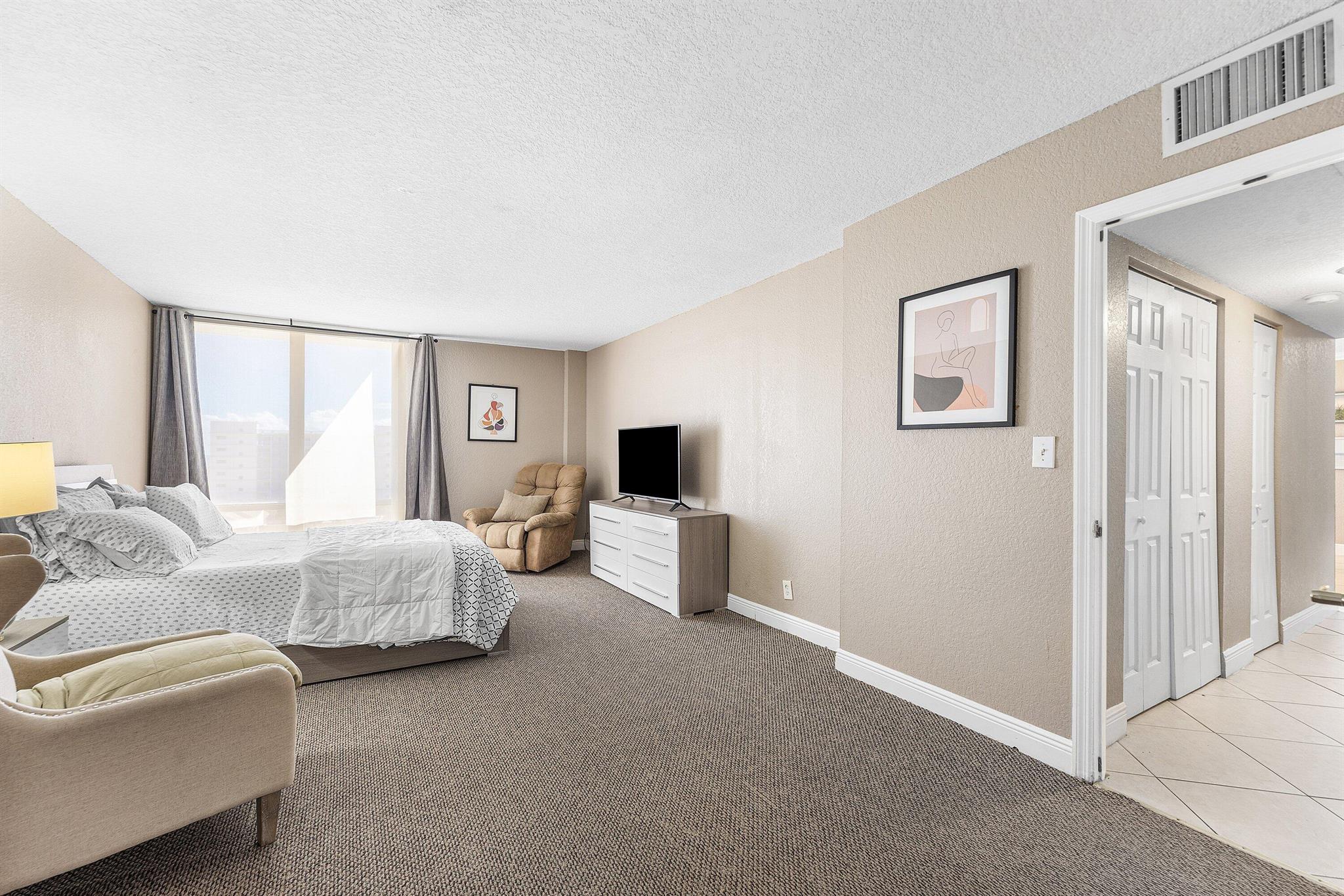 1600 S Ocean Drive 7h