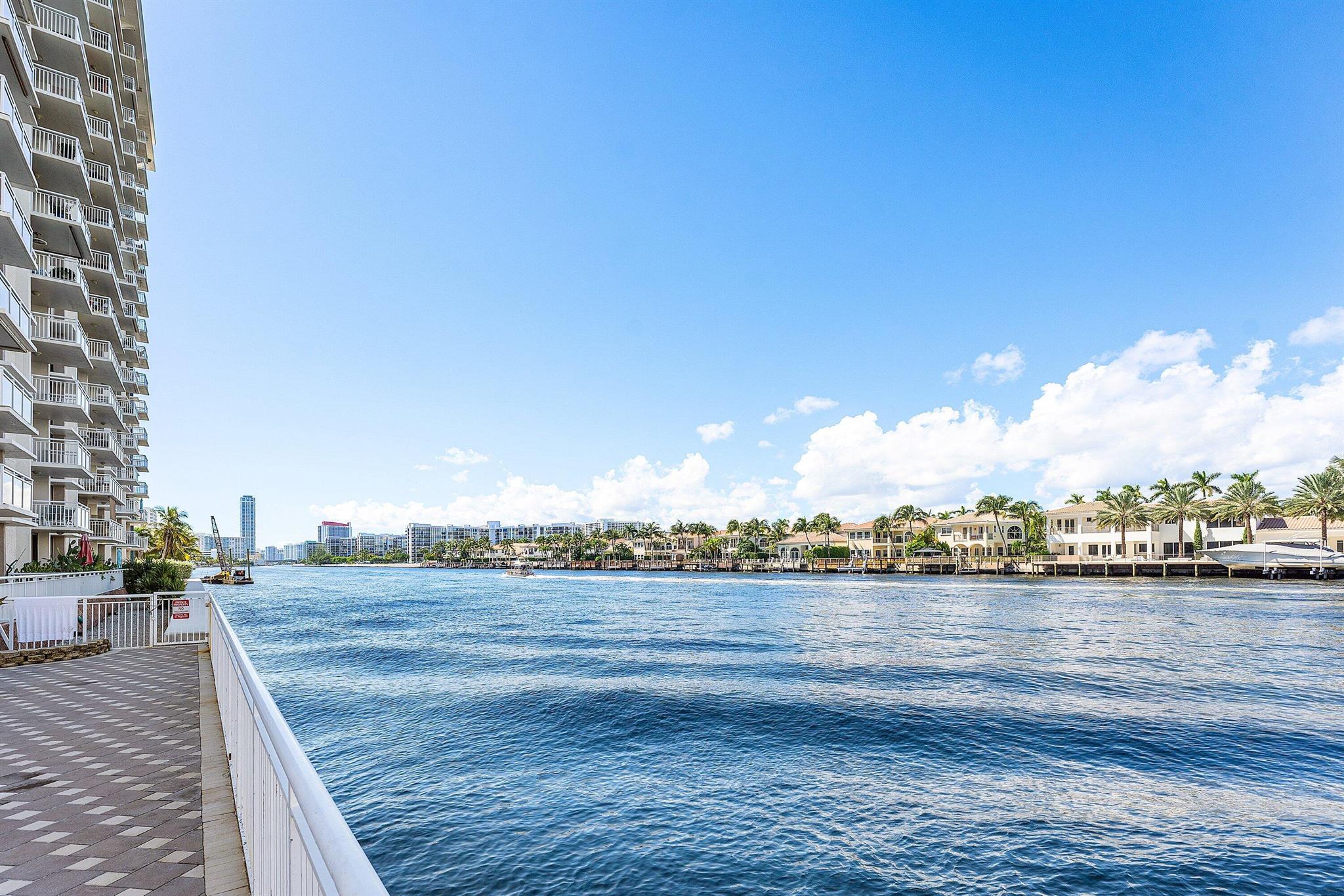 1600 S Ocean Drive 7h