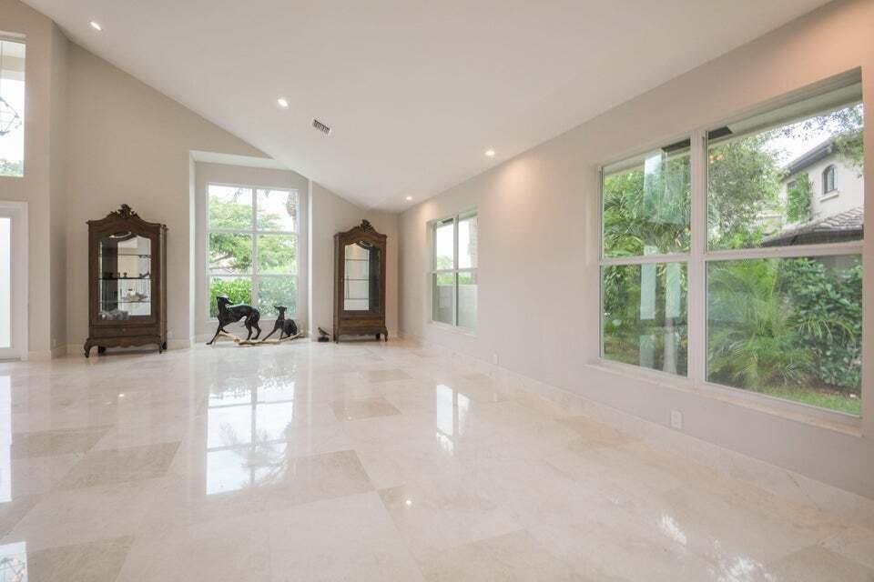 934 SW 21st Way