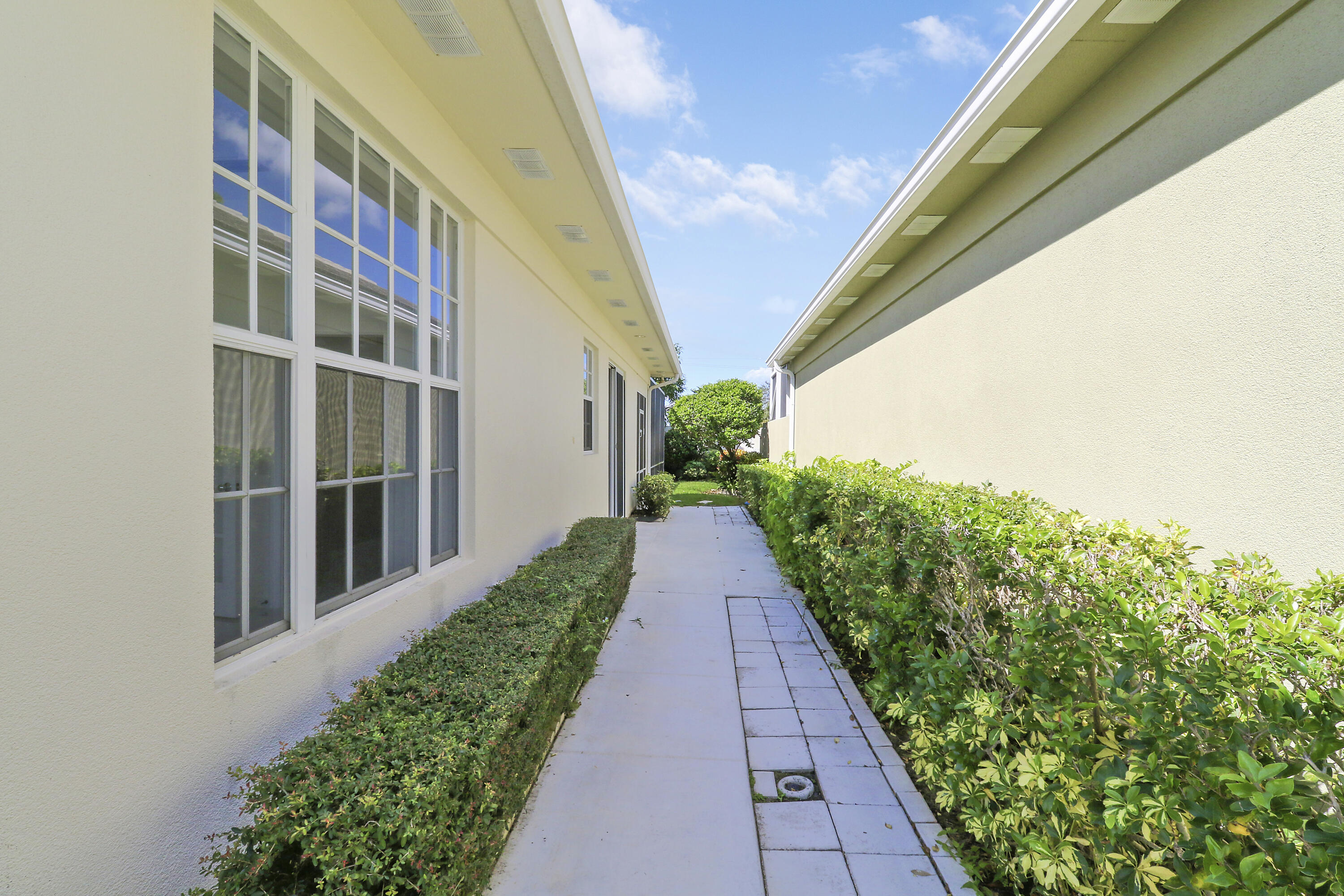 220 NW Bentley Circle, Port St. Lucie