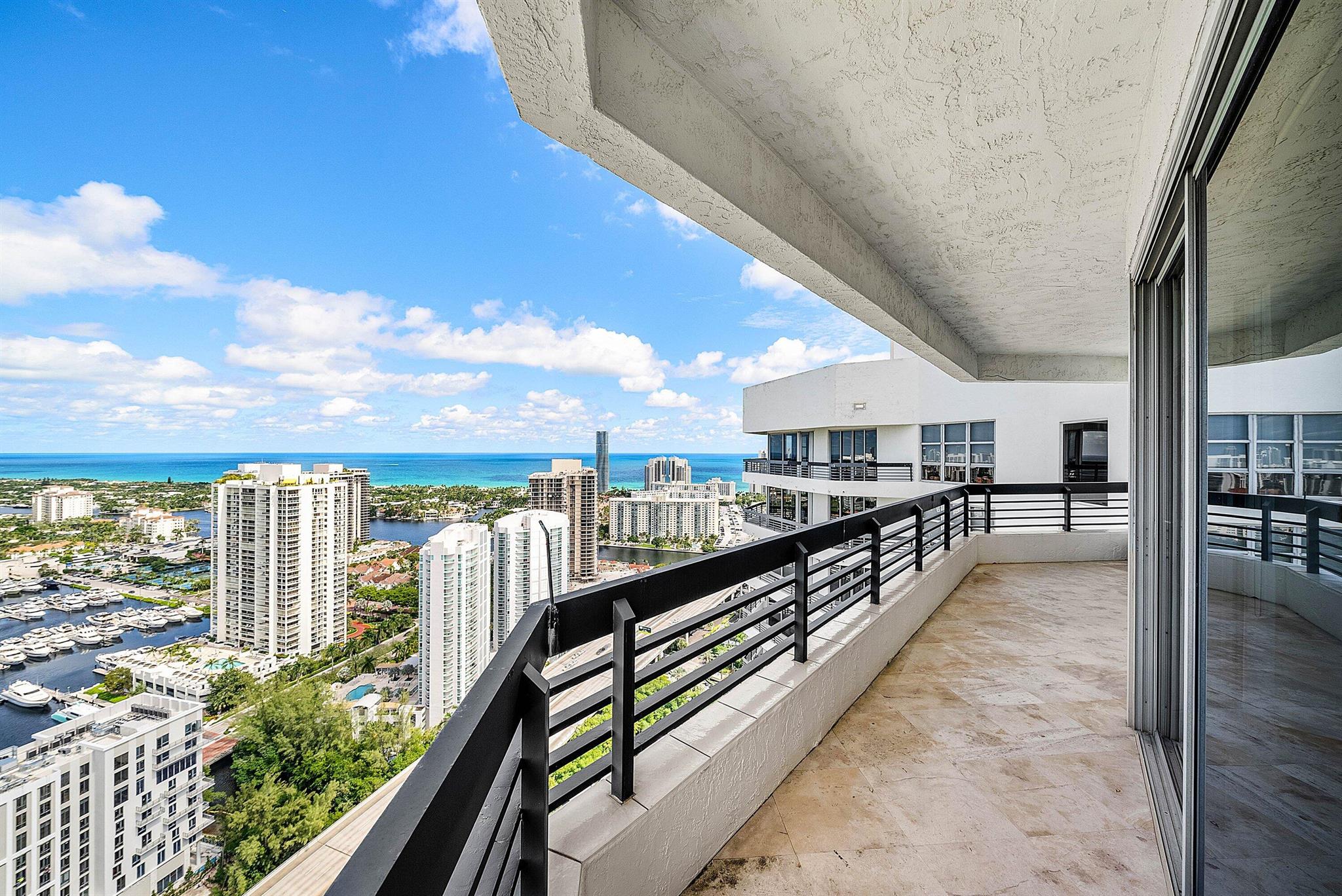 3500 Mystic Pointe Drive Ph4