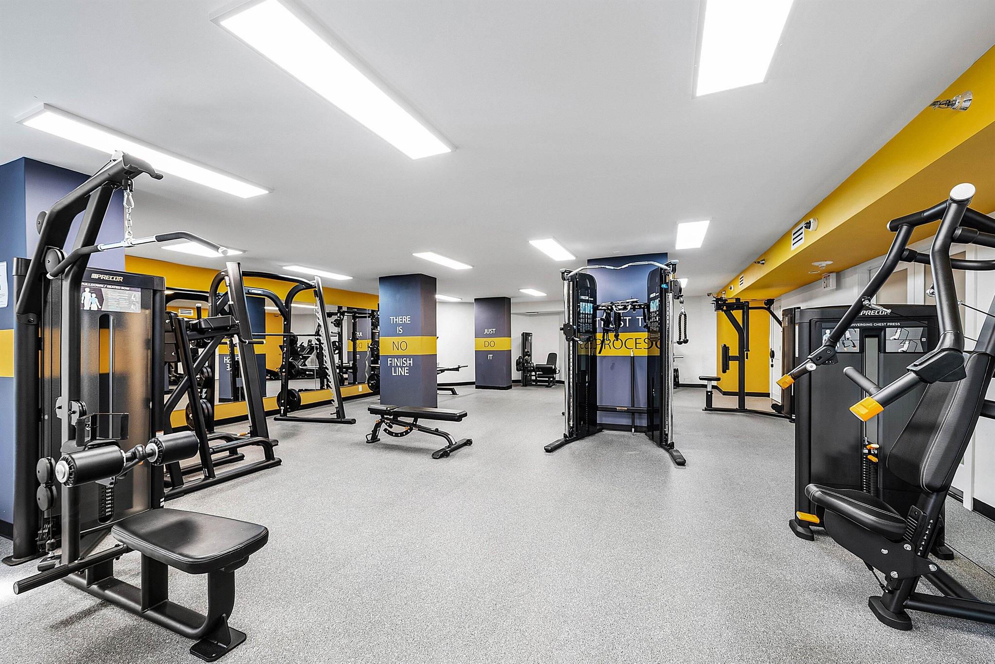 3500 Mystic Pointe Drive Ph4