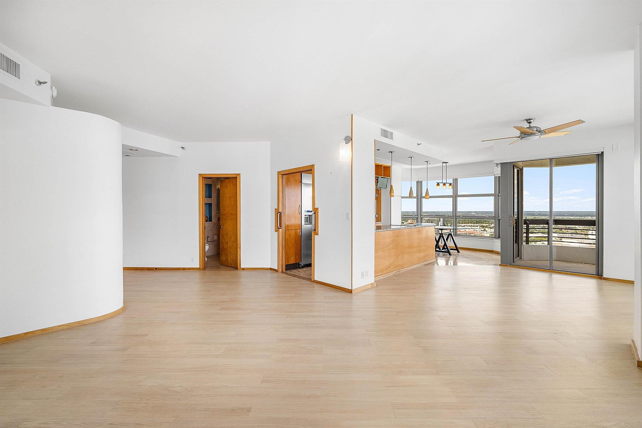 3500 Mystic Pointe Drive Ph4