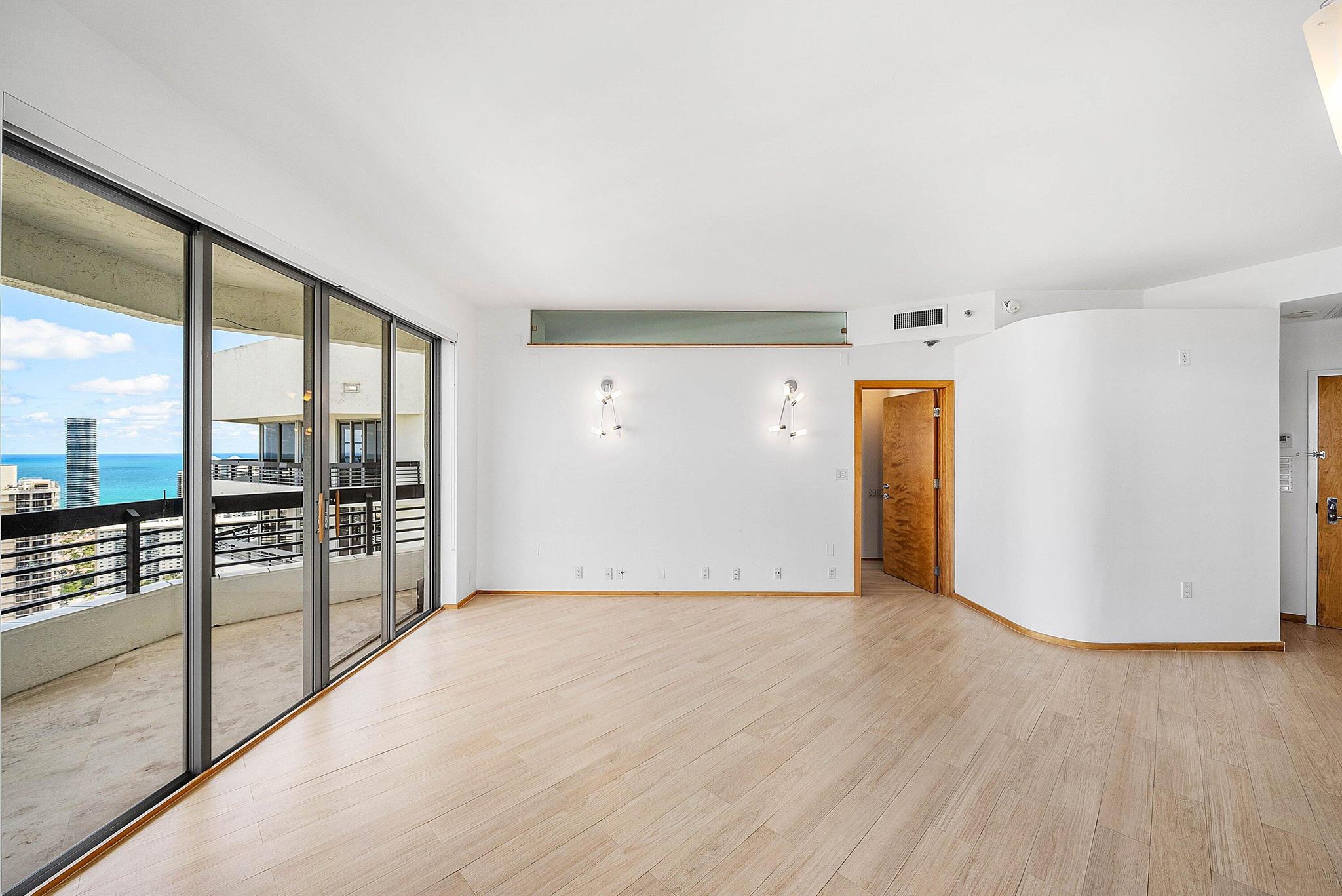 3500 Mystic Pointe Drive Ph4