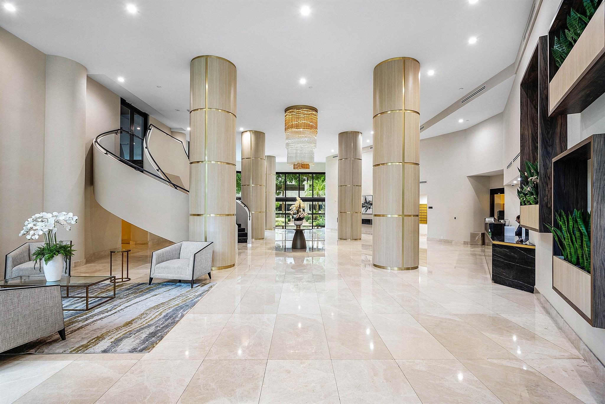 3500 Mystic Pointe Drive Ph4