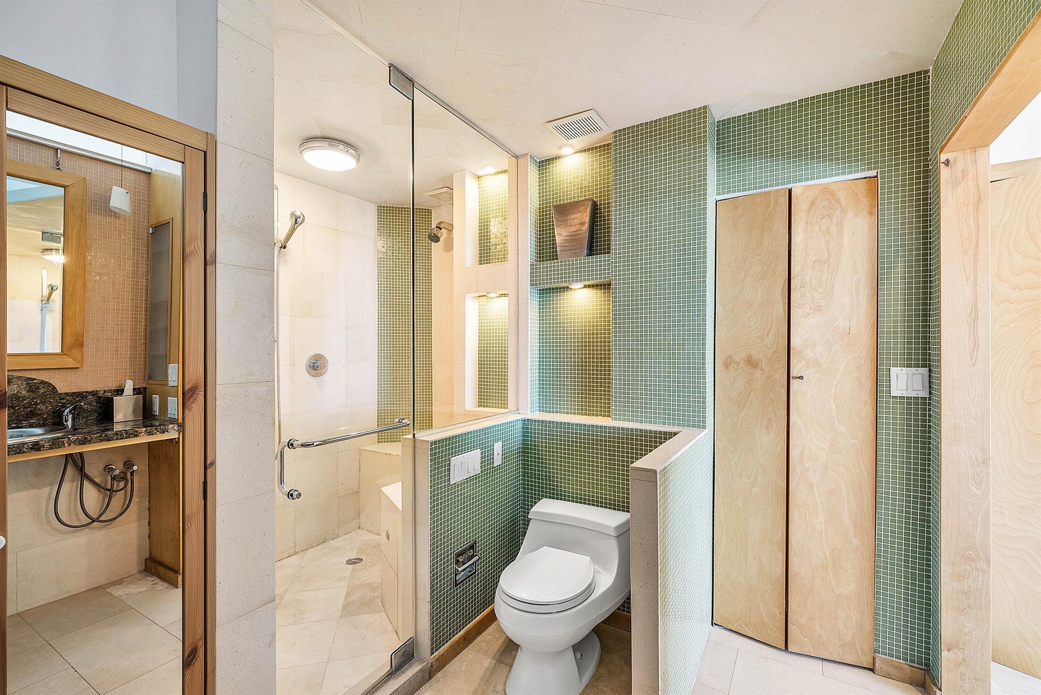 3500 Mystic Pointe Drive Ph4