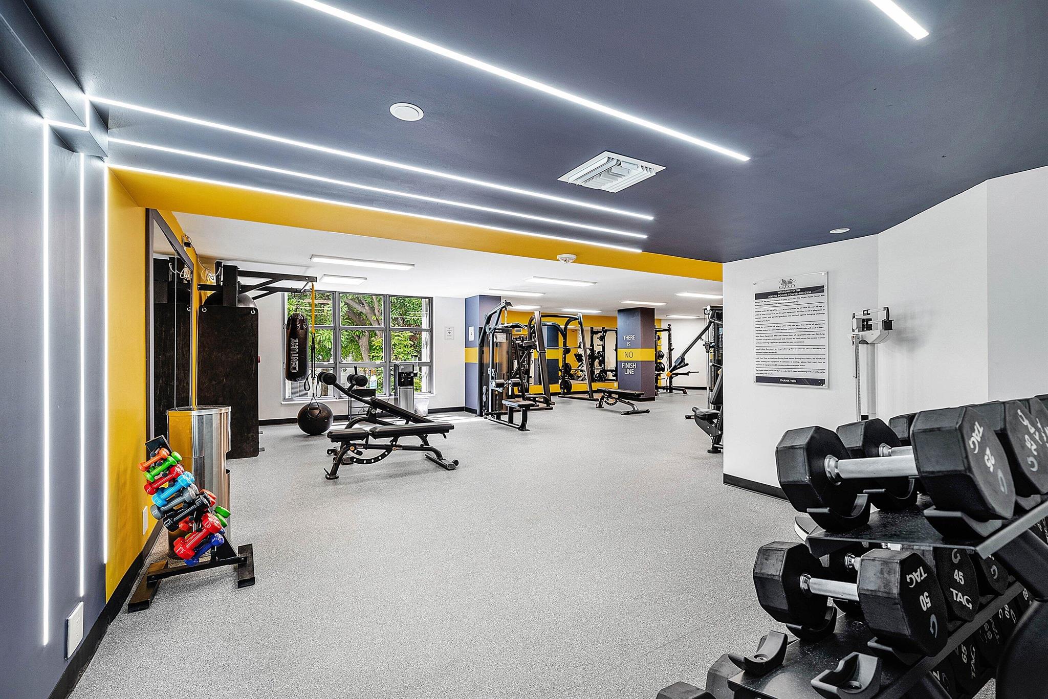 3500 Mystic Pointe Drive Ph4