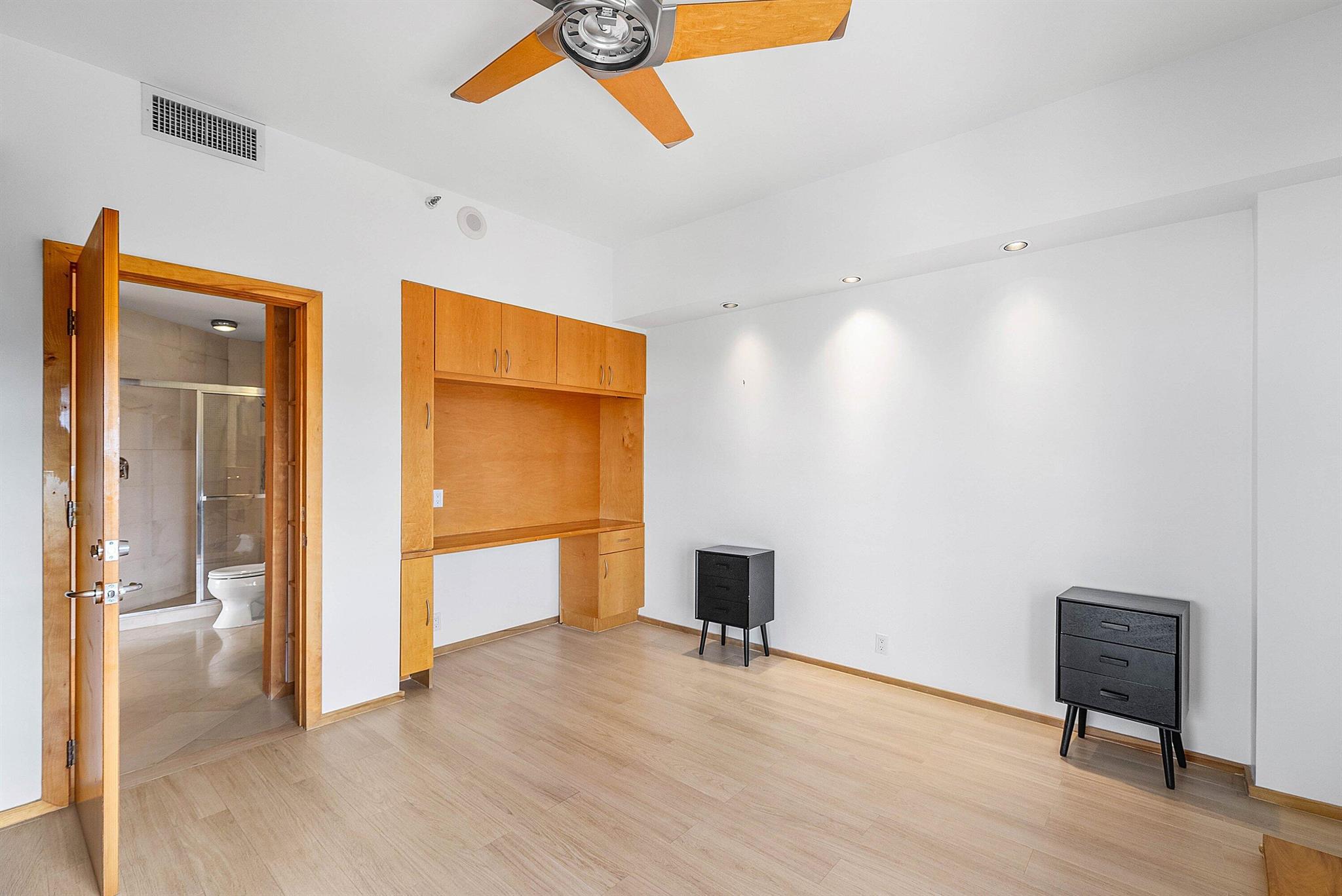 3500 Mystic Pointe Drive Ph4