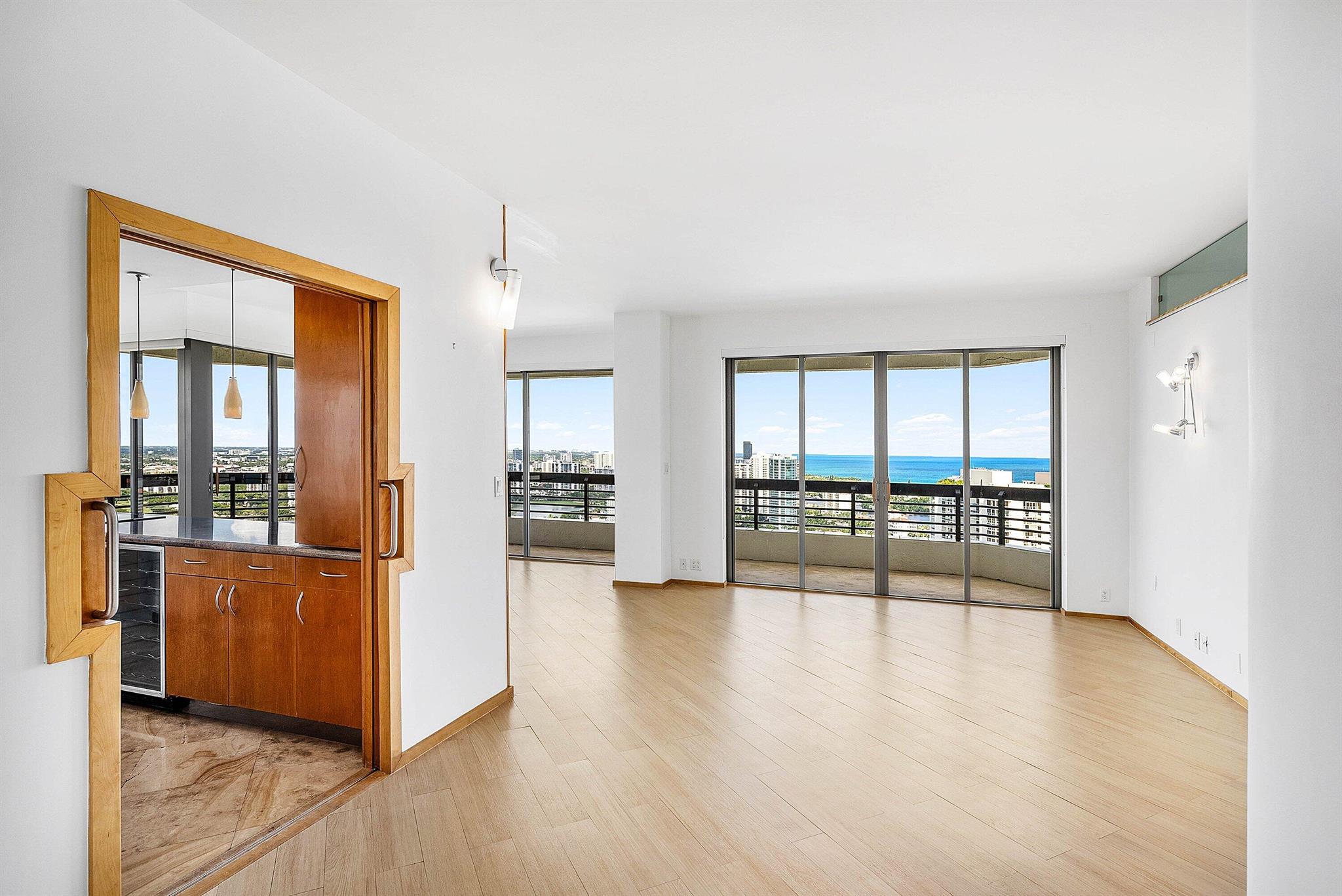 3500 Mystic Pointe Drive Ph4