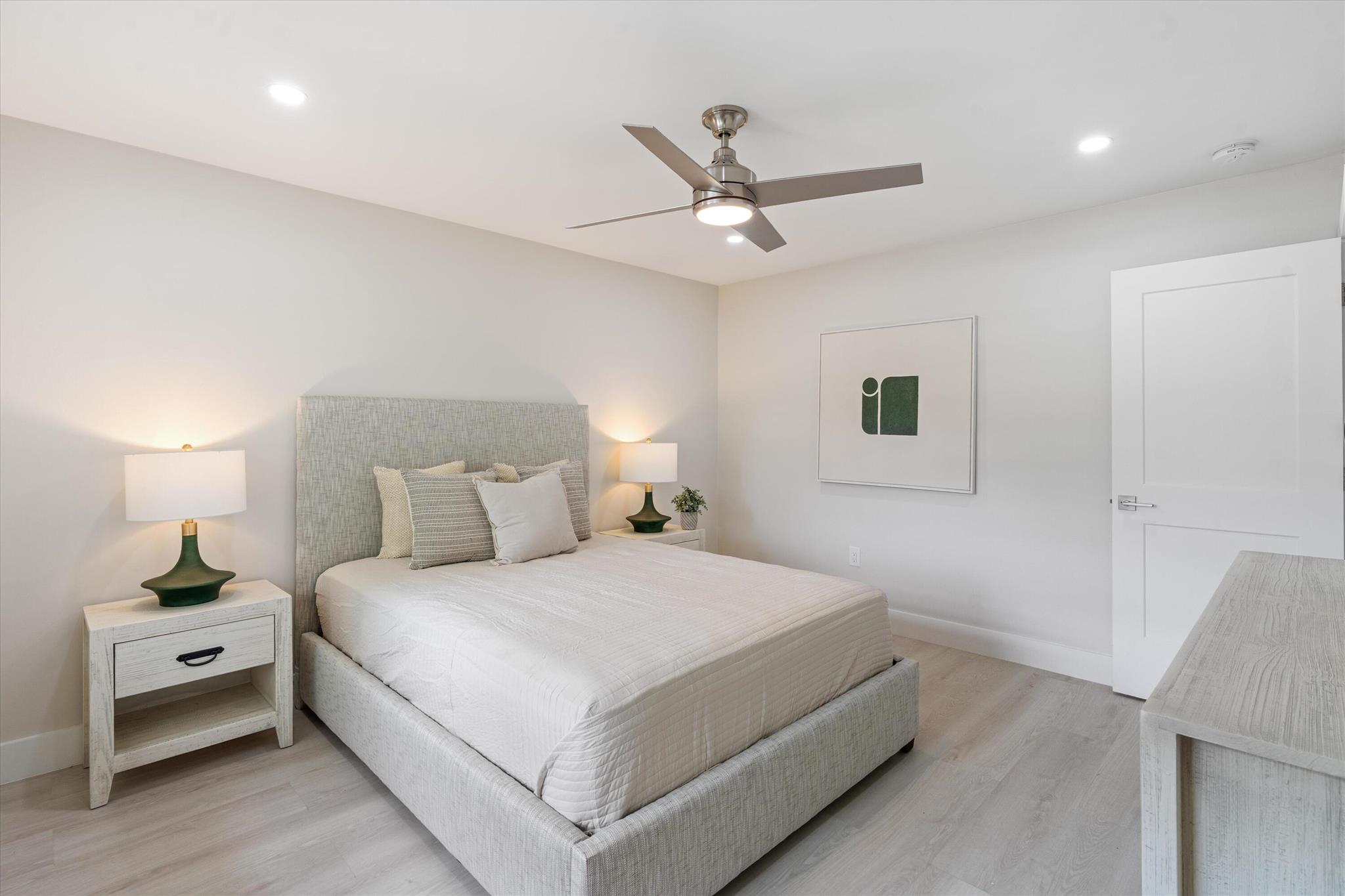 48 Stratford Lane W C