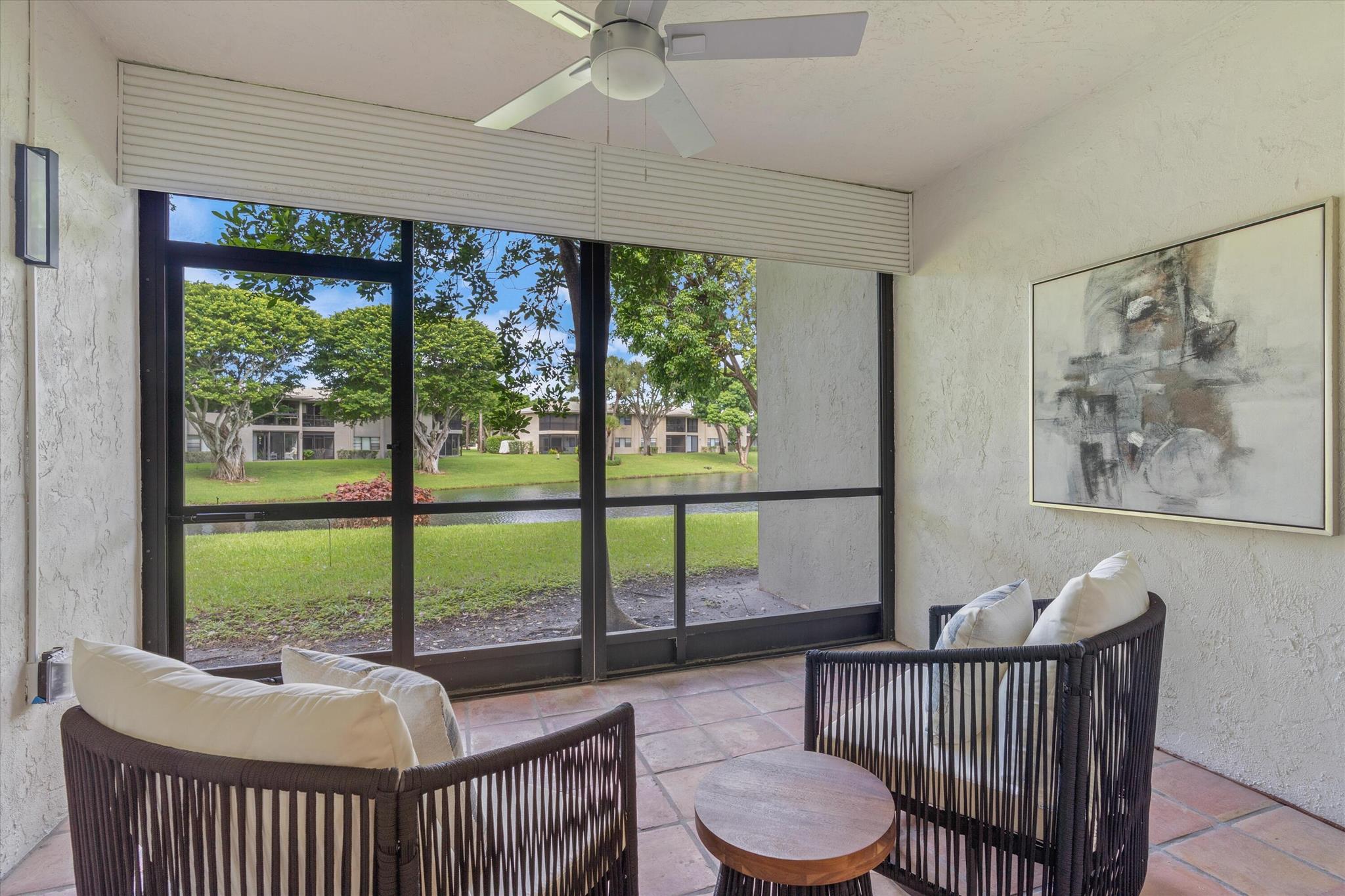 48 Stratford Lane W C