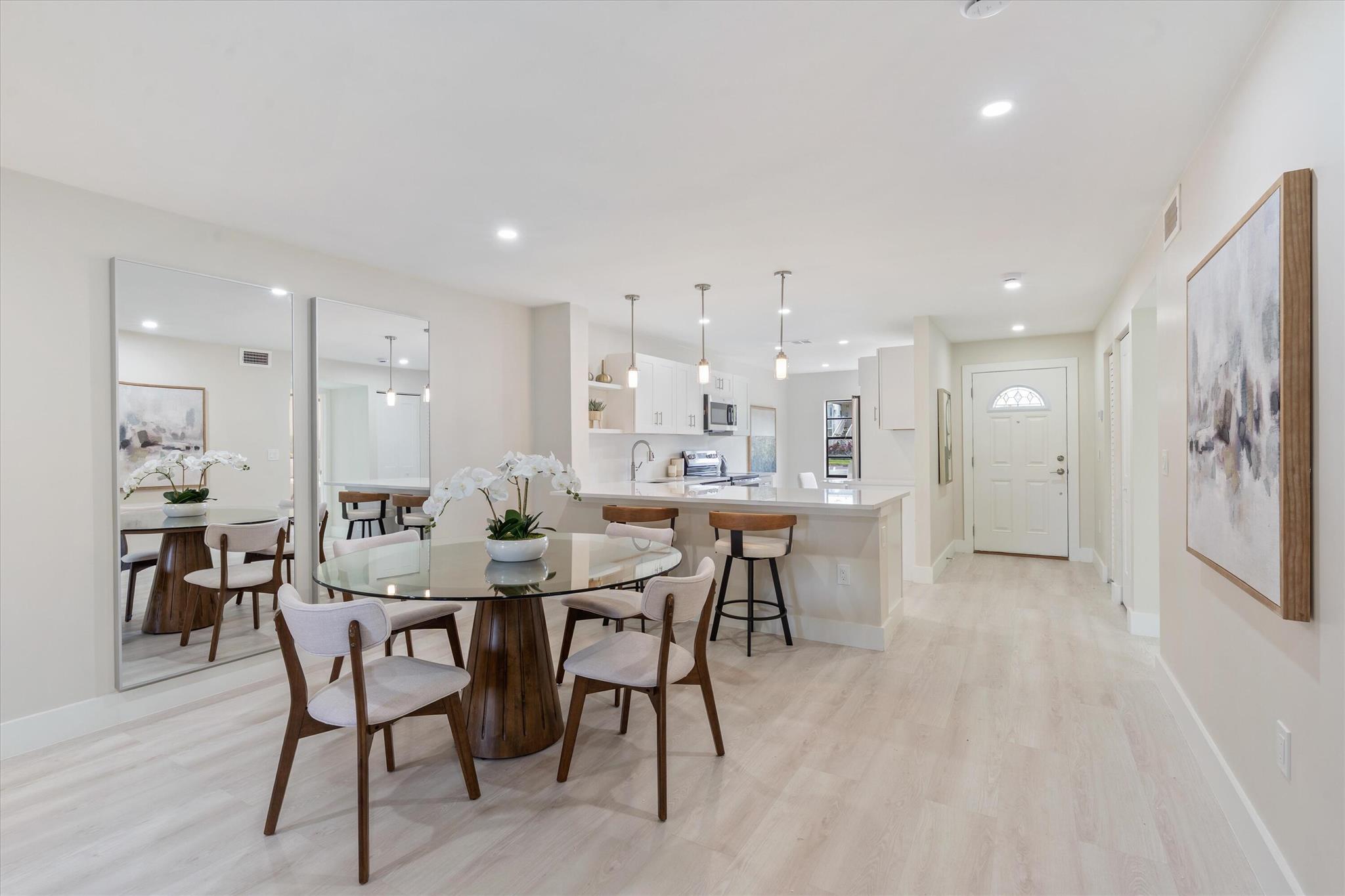 48 Stratford Lane W C