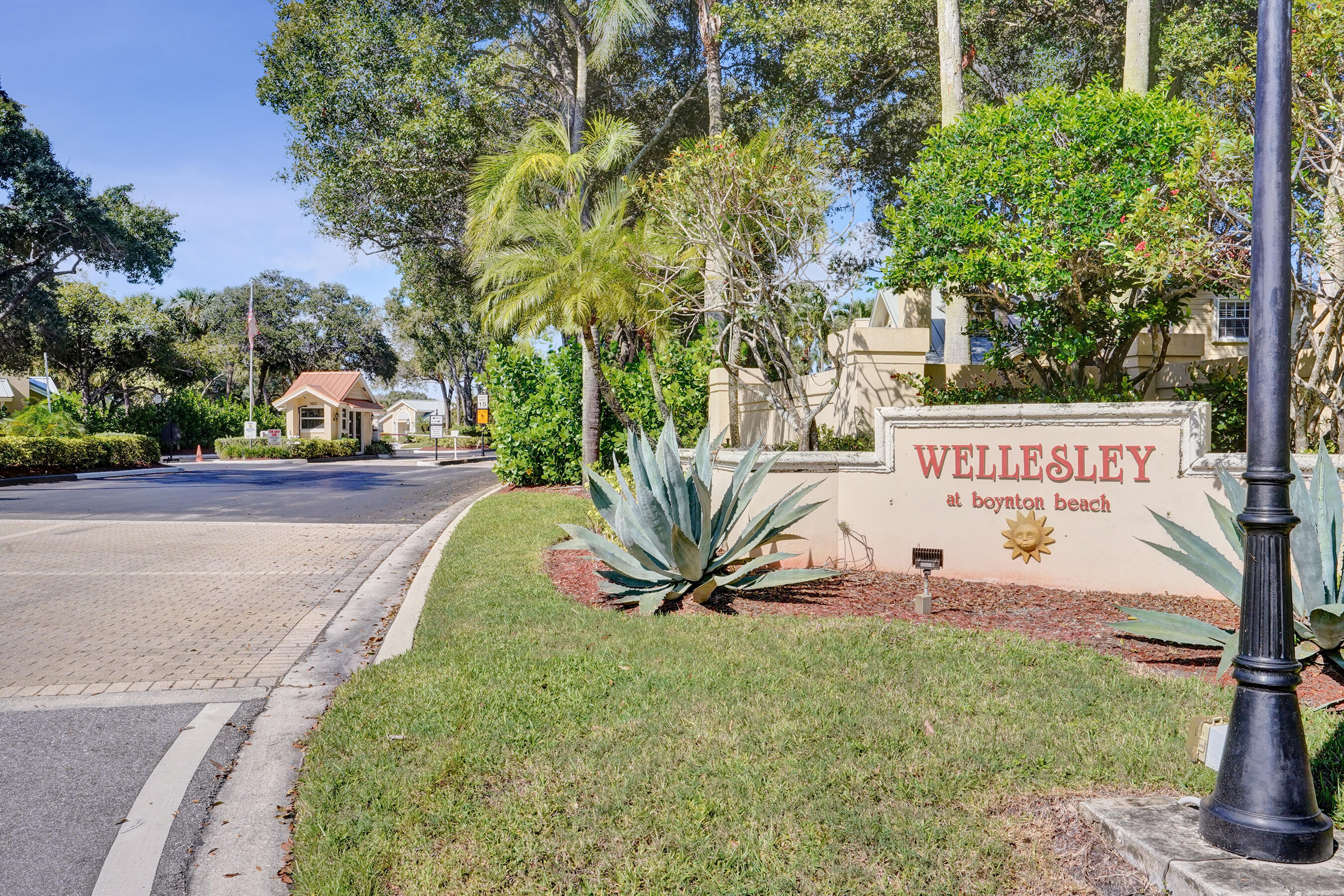 2401 Amherst Court