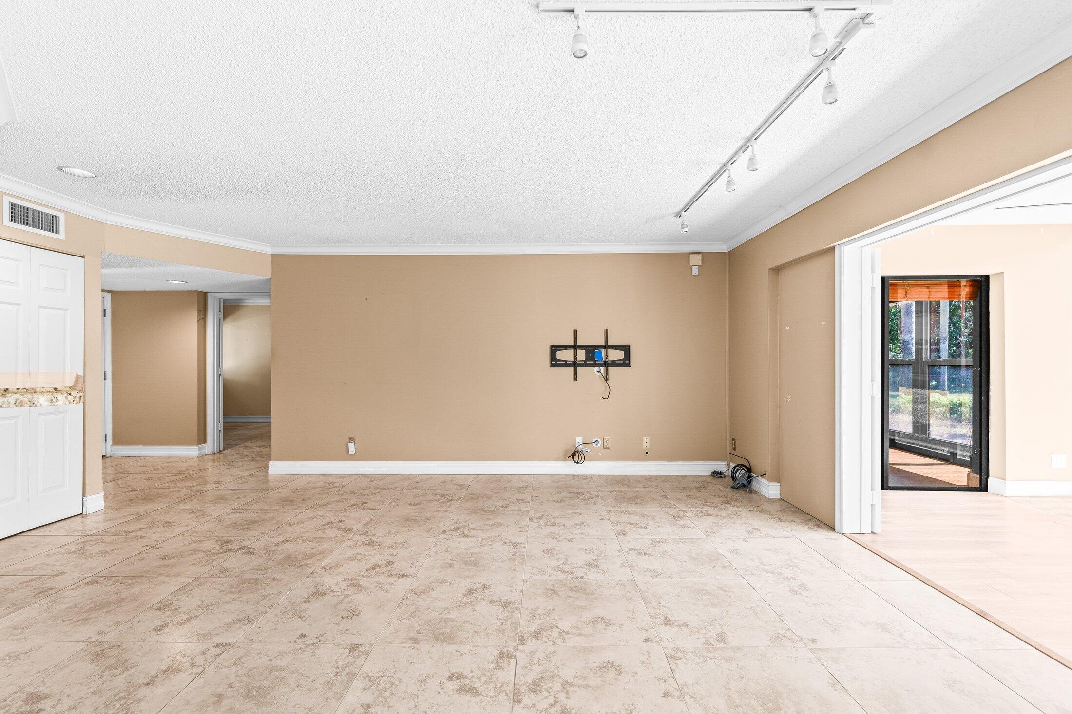 5750 Coach House Circle C