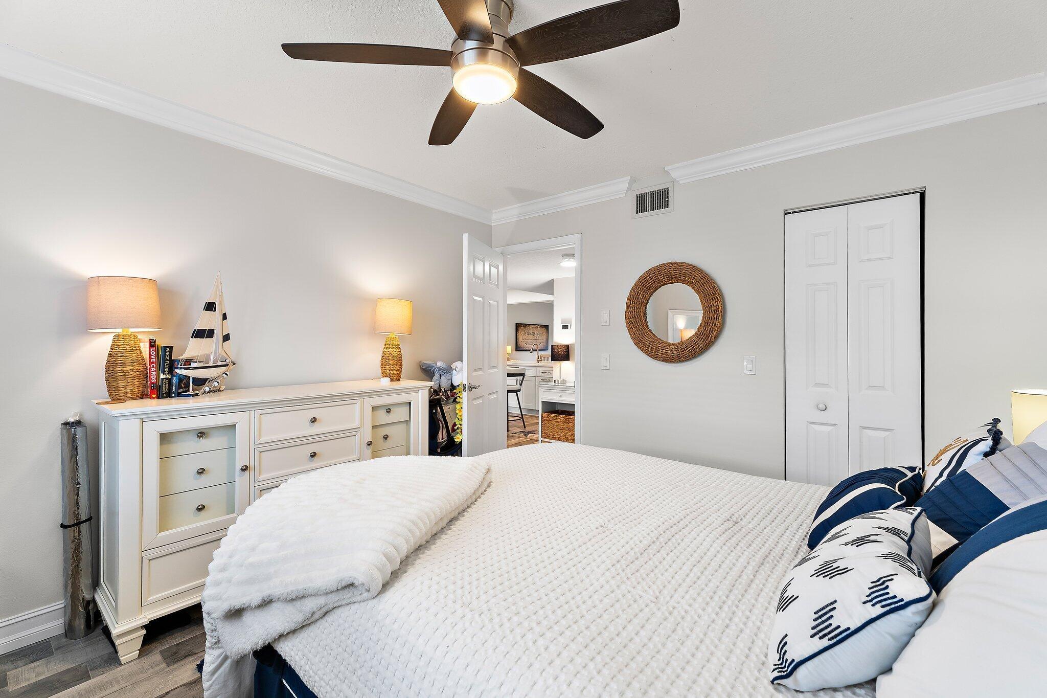 1201 Pinecrest Circle B