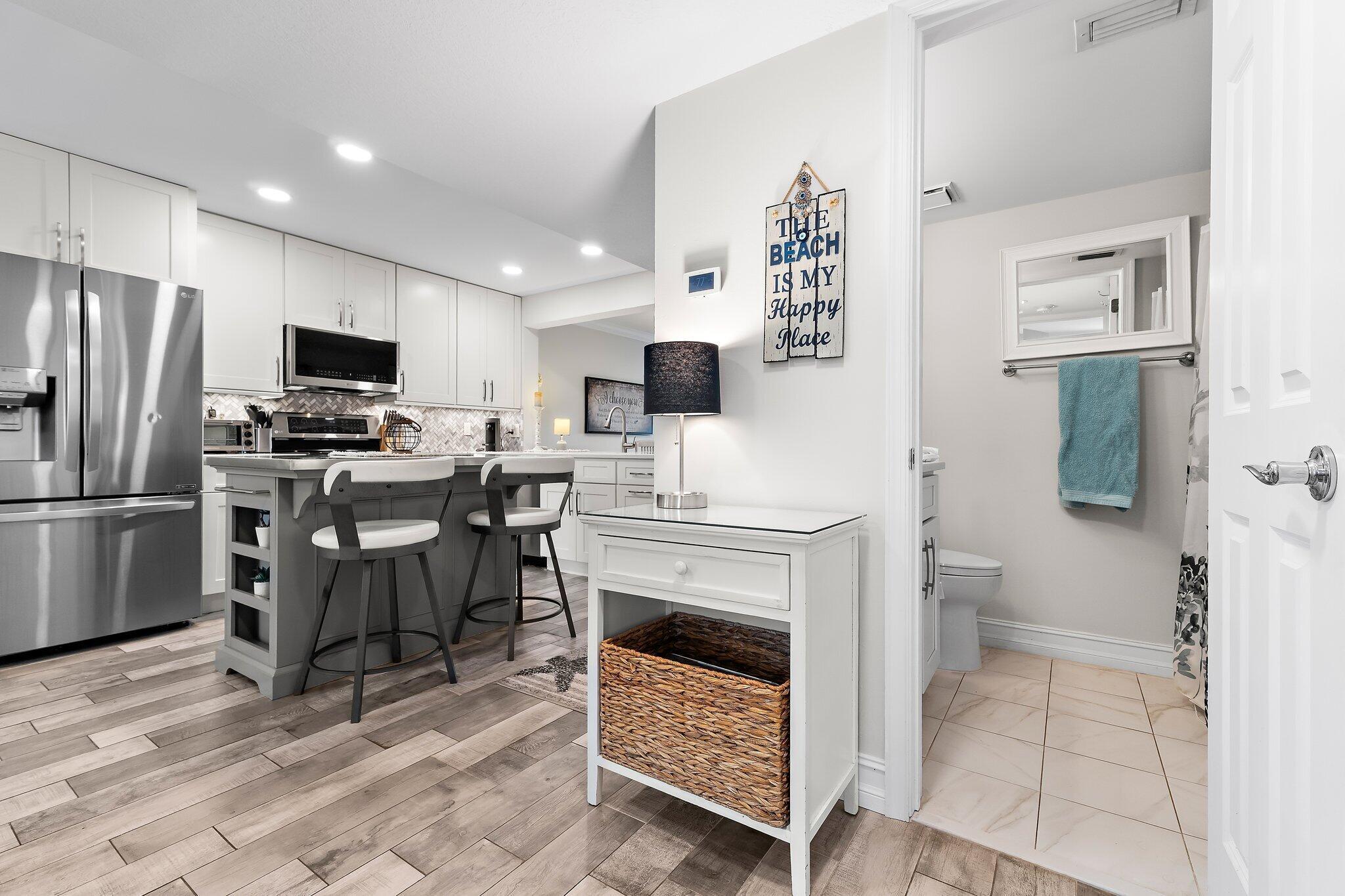 1201 Pinecrest Circle B