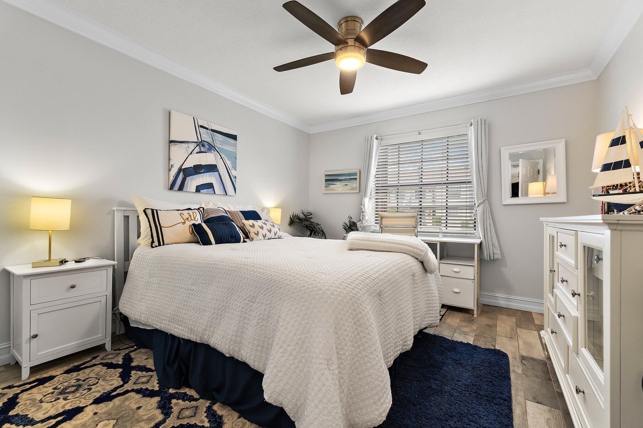 1201 Pinecrest Circle B