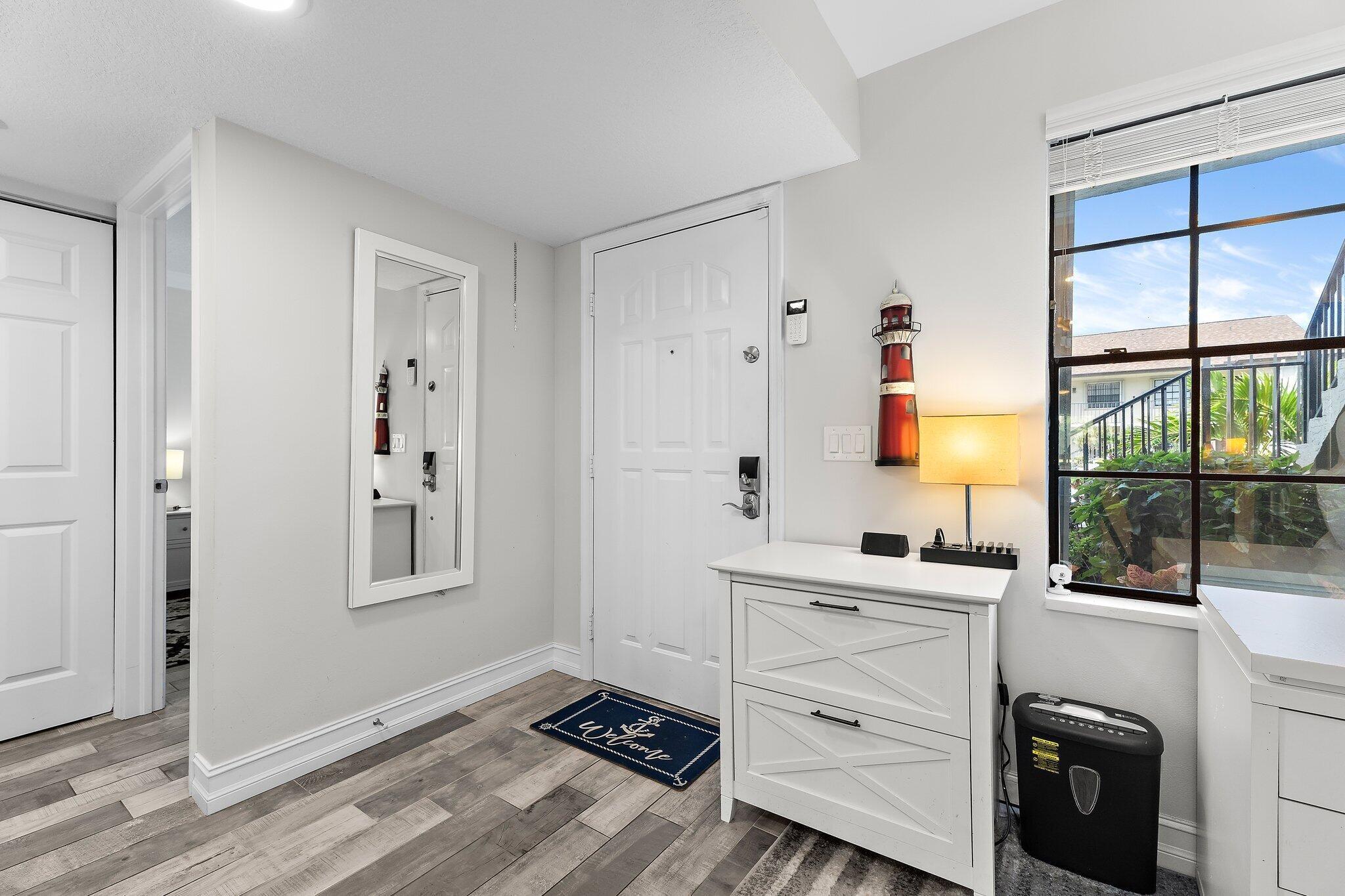 1201 Pinecrest Circle B