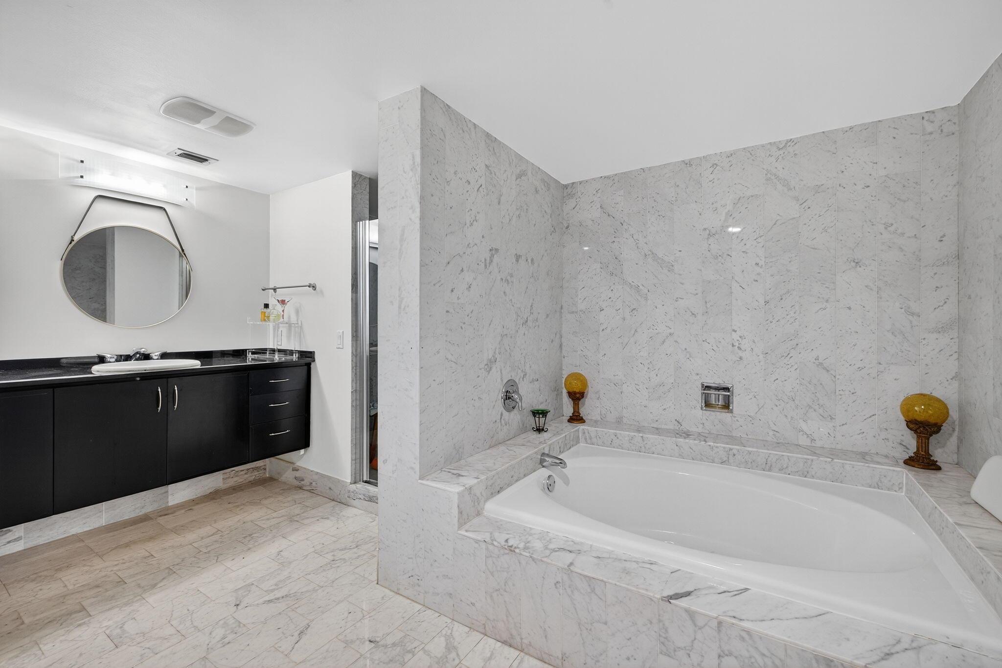 777 Bayshore Drive 1003