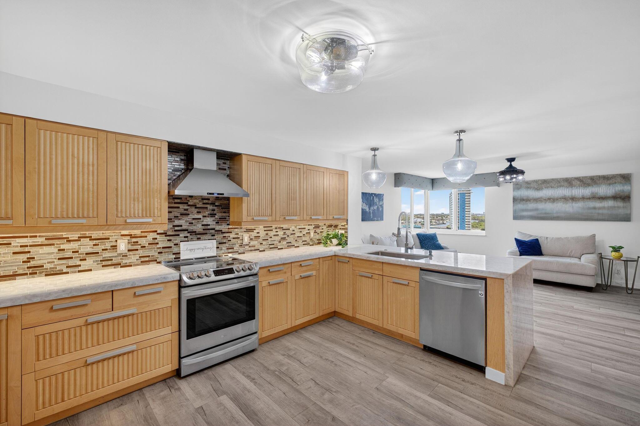 777 Bayshore Drive 1003