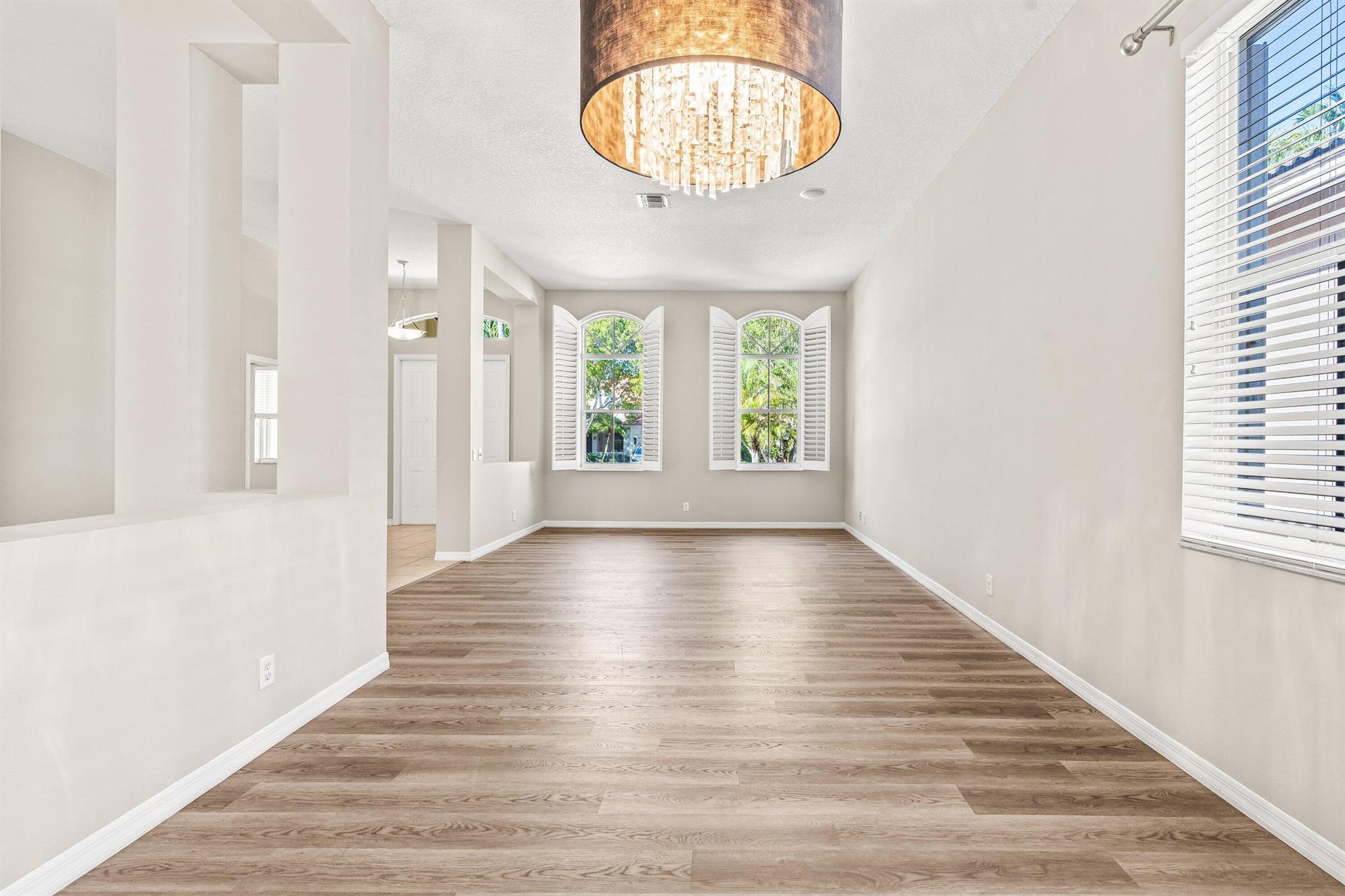 1366 Crossbill Court