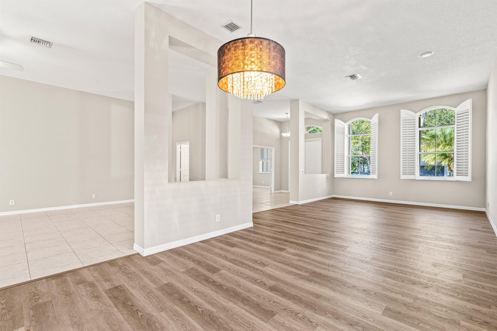 1366 Crossbill Court