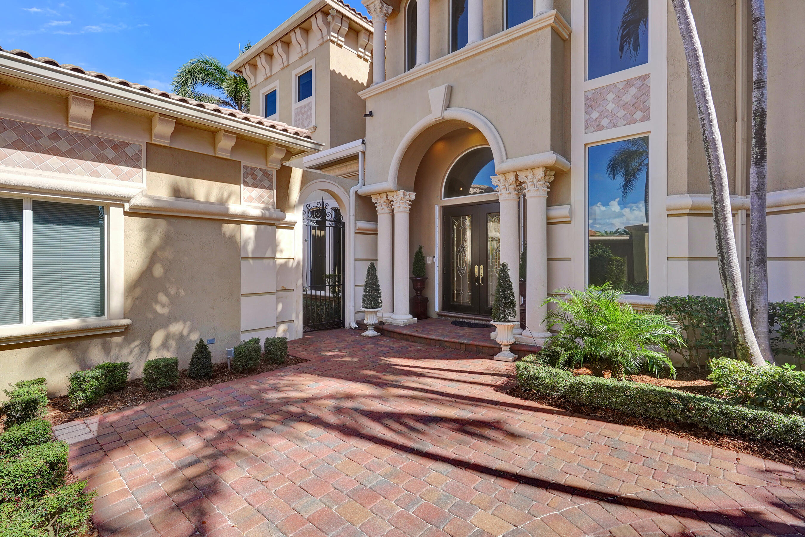 612 Admirals Way