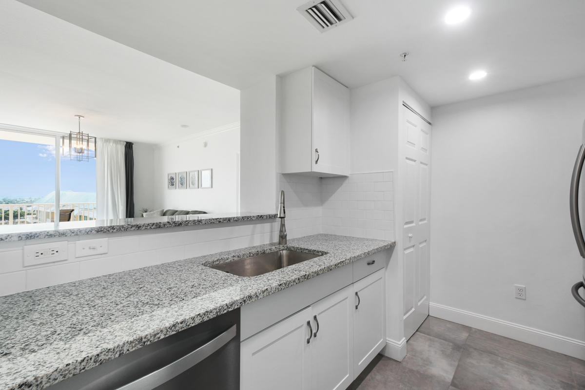 625 Casa Loma 908 Boulevard 908