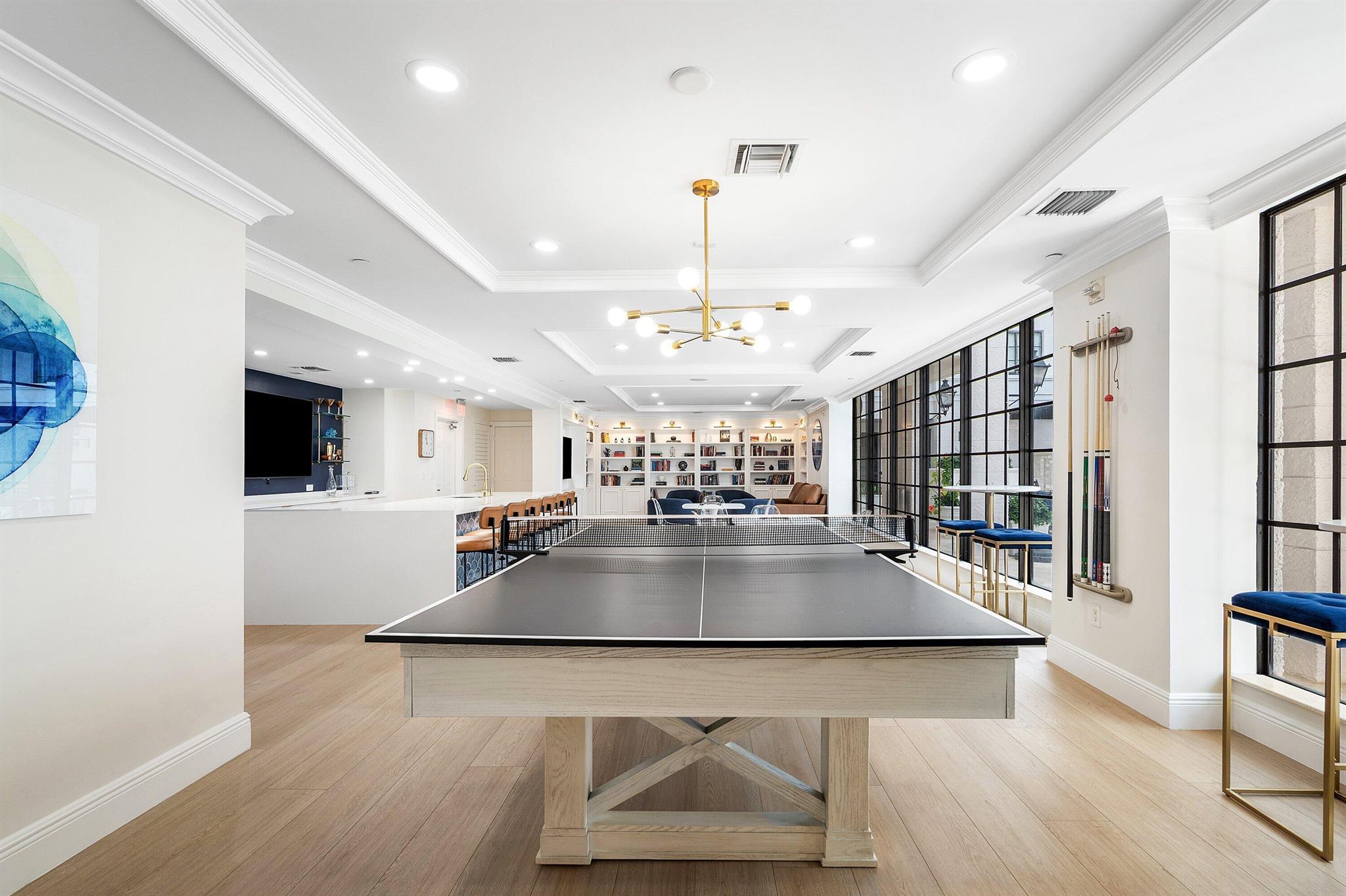 233 S Federal Highway 404