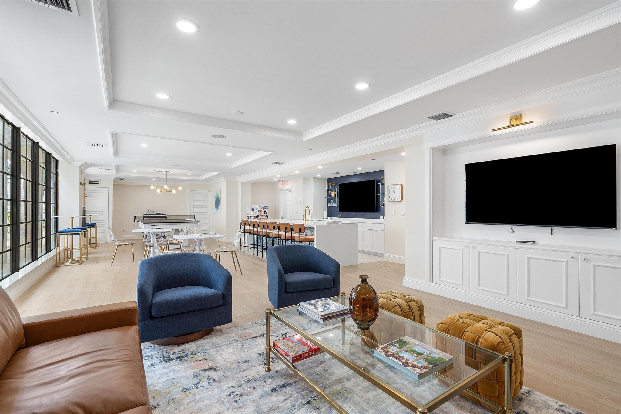 233 S Federal Highway 404