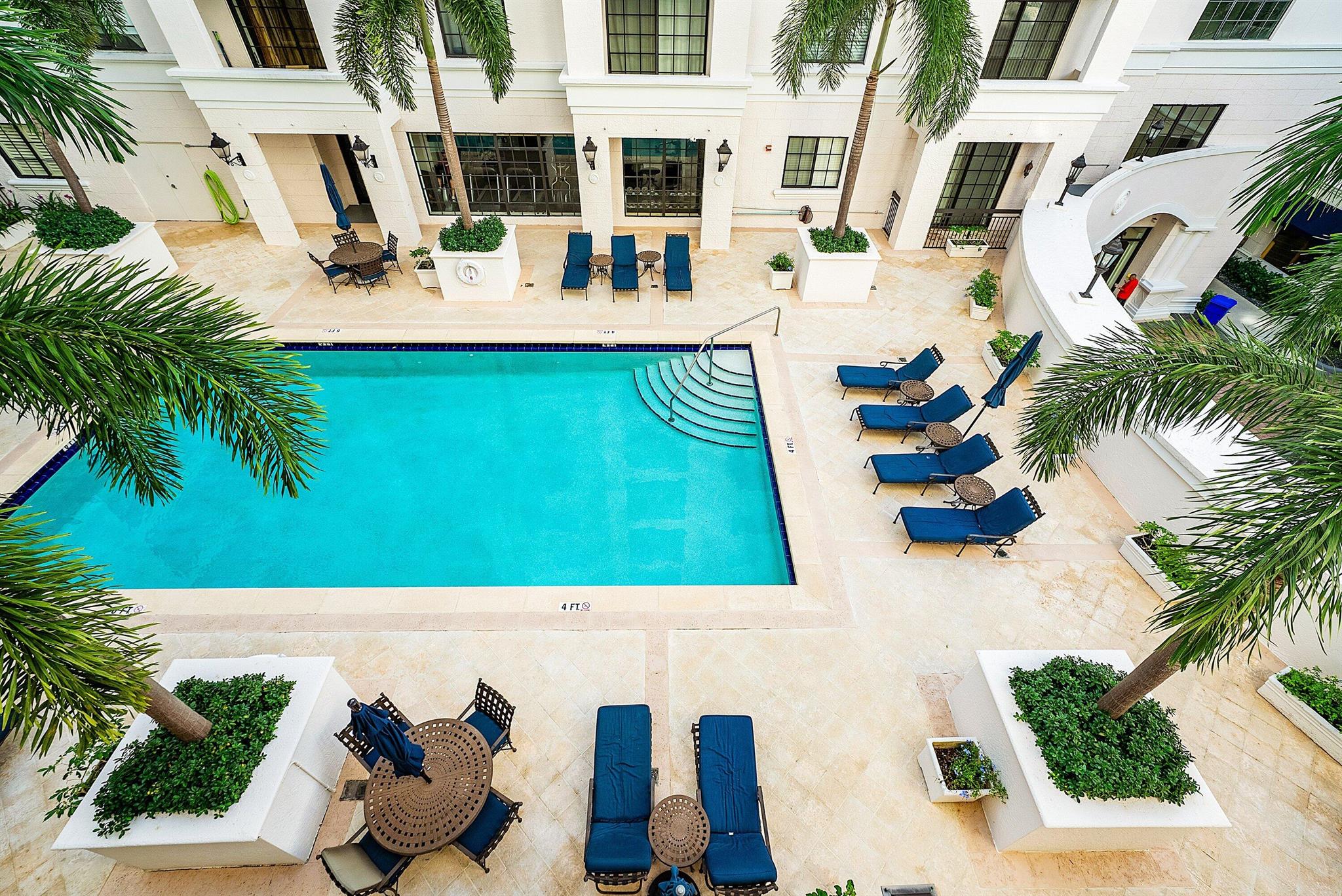 233 S Federal Highway 404