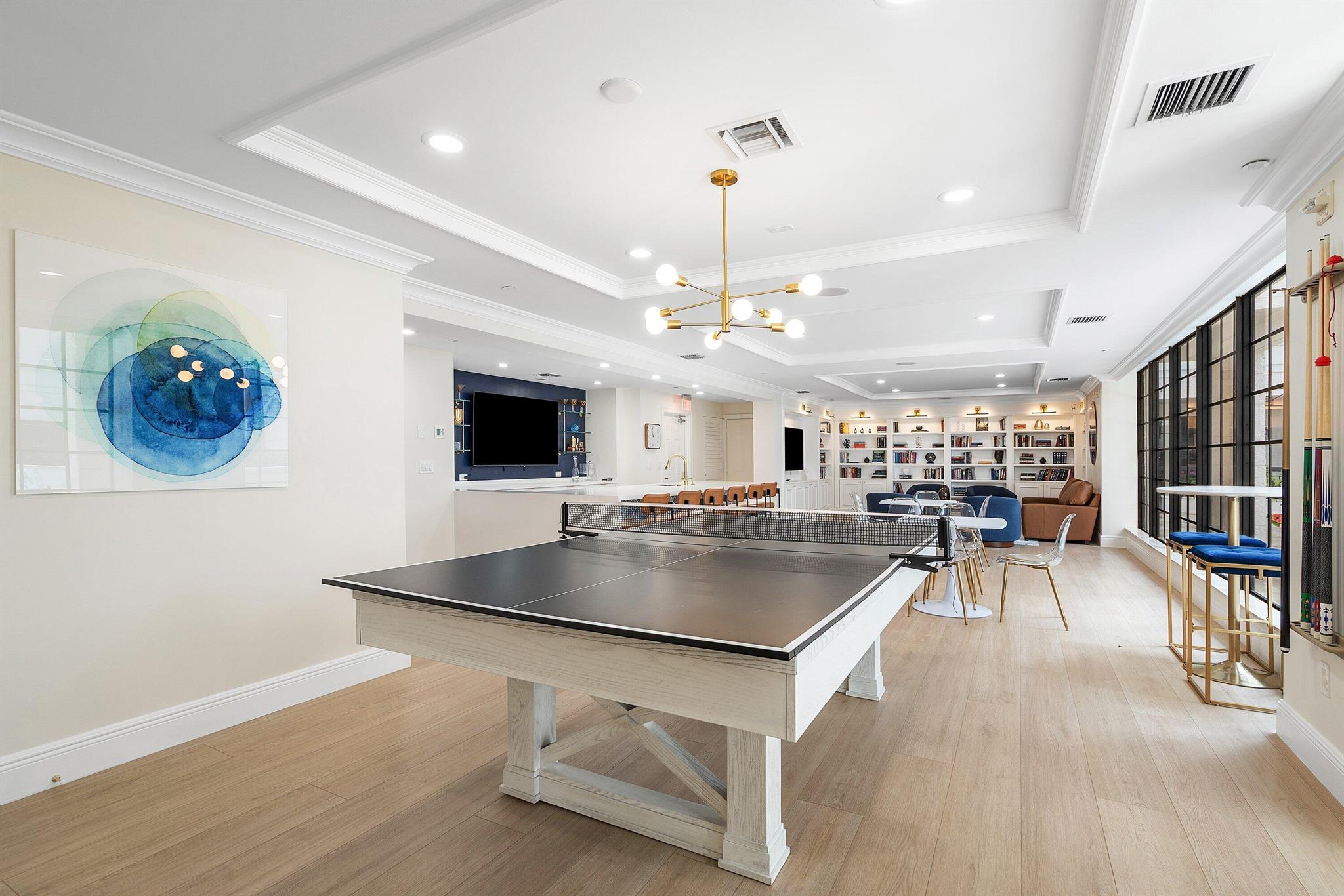 233 S Federal Highway 404